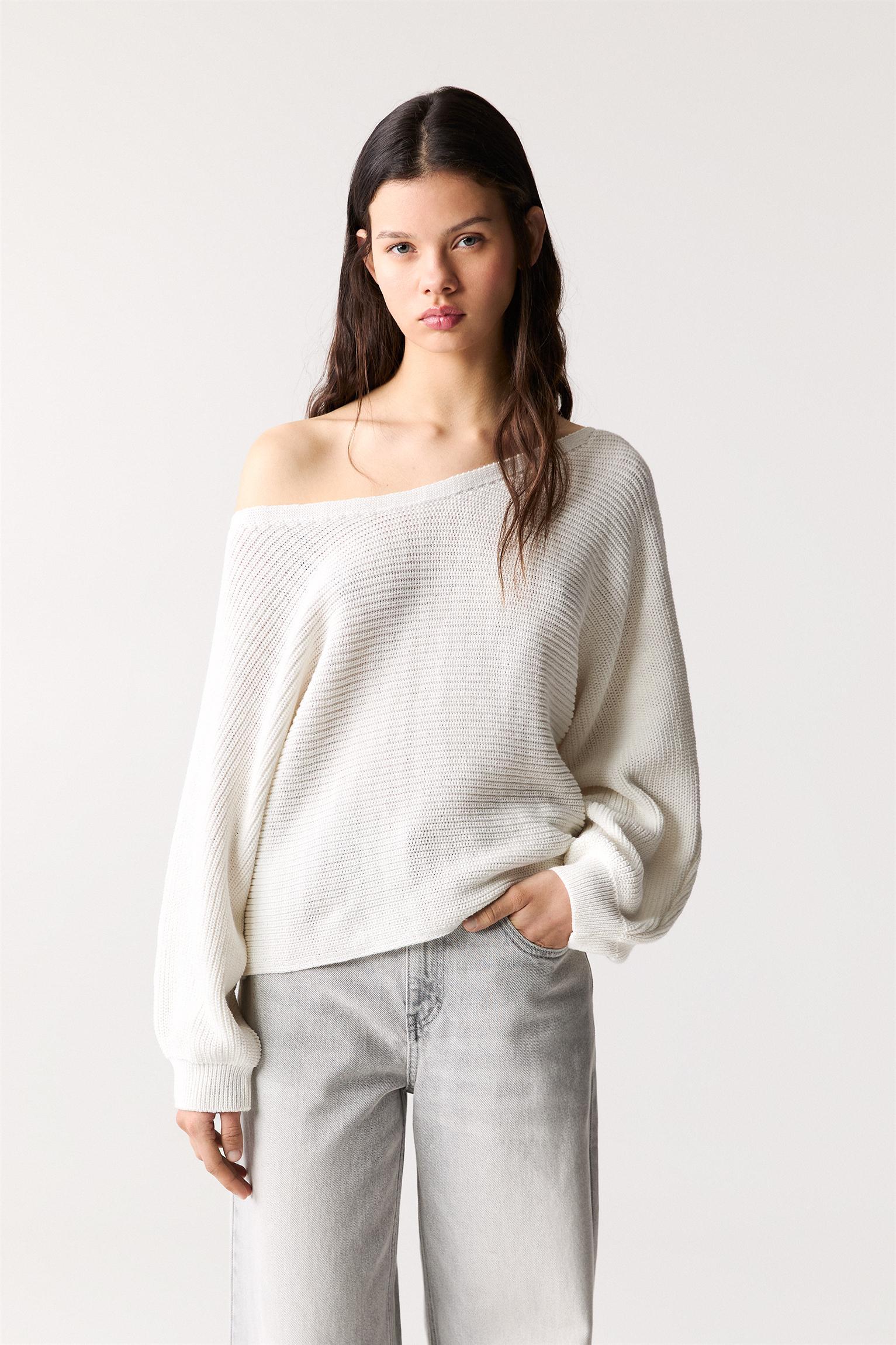 Asymmetric sweater Product Image