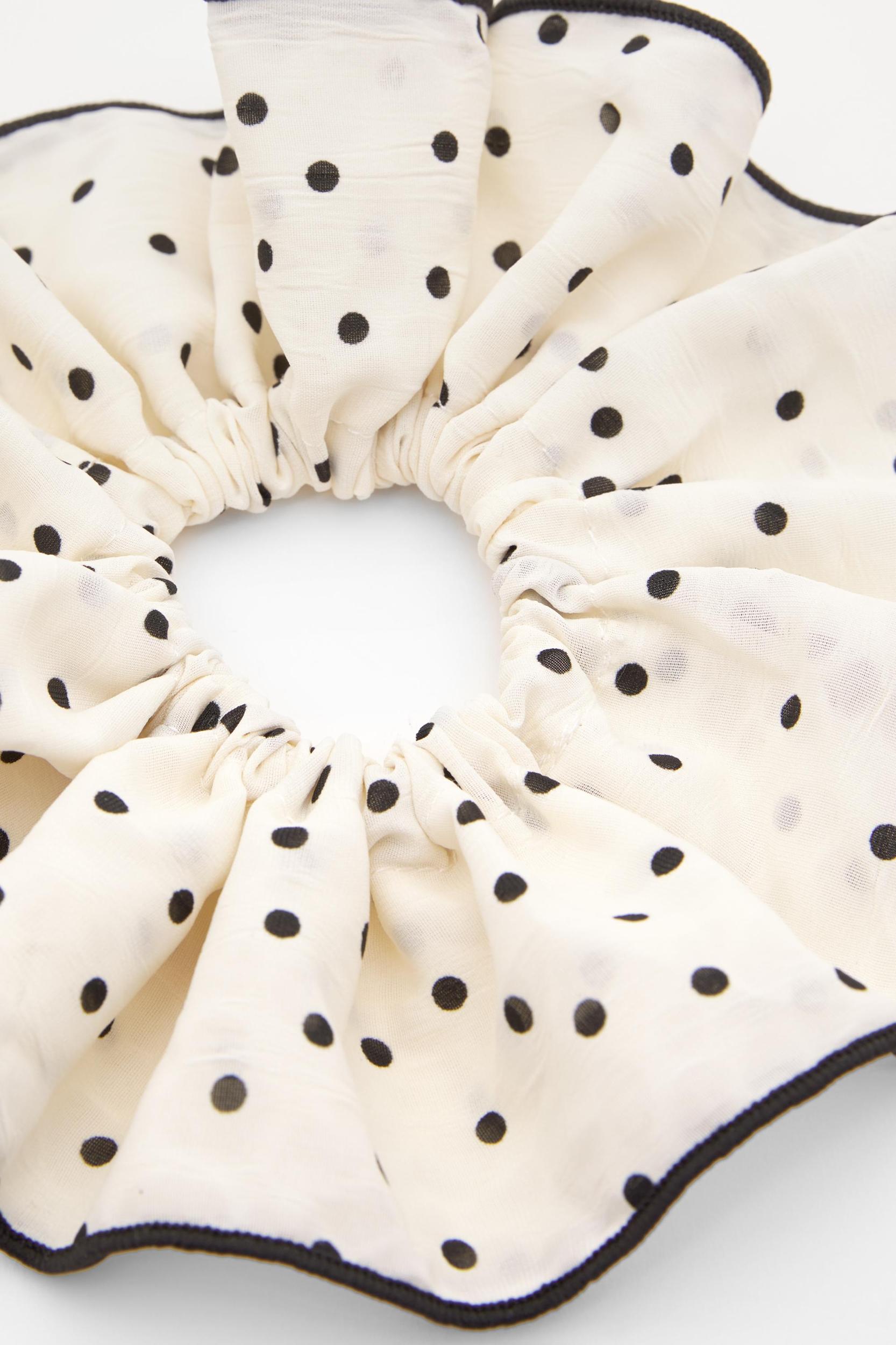 Polka dot scrunchie Product Image
