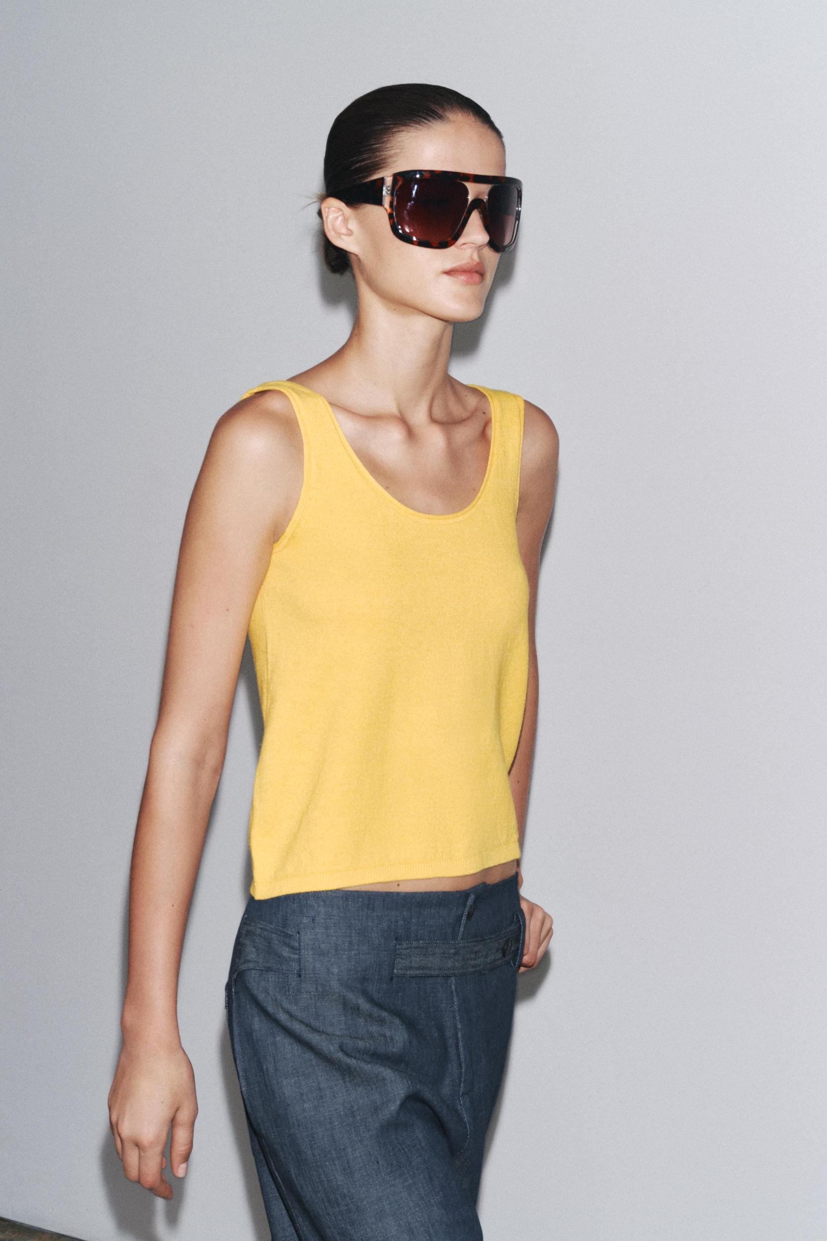 BASIC KNIT TOP Product Image