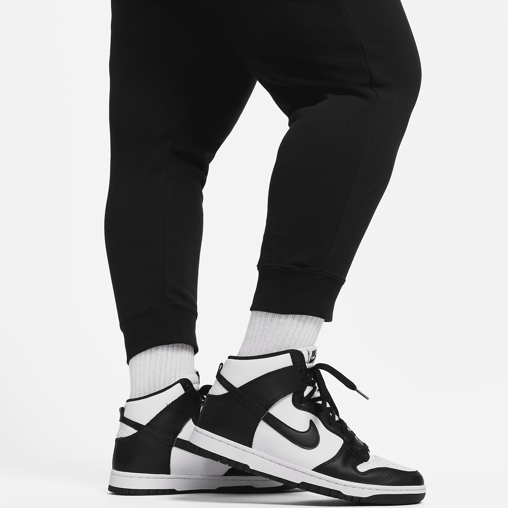 Women's Nike Sportswear Club Fleece Mid-Rise Jogger Pants (Plus Size) Product Image