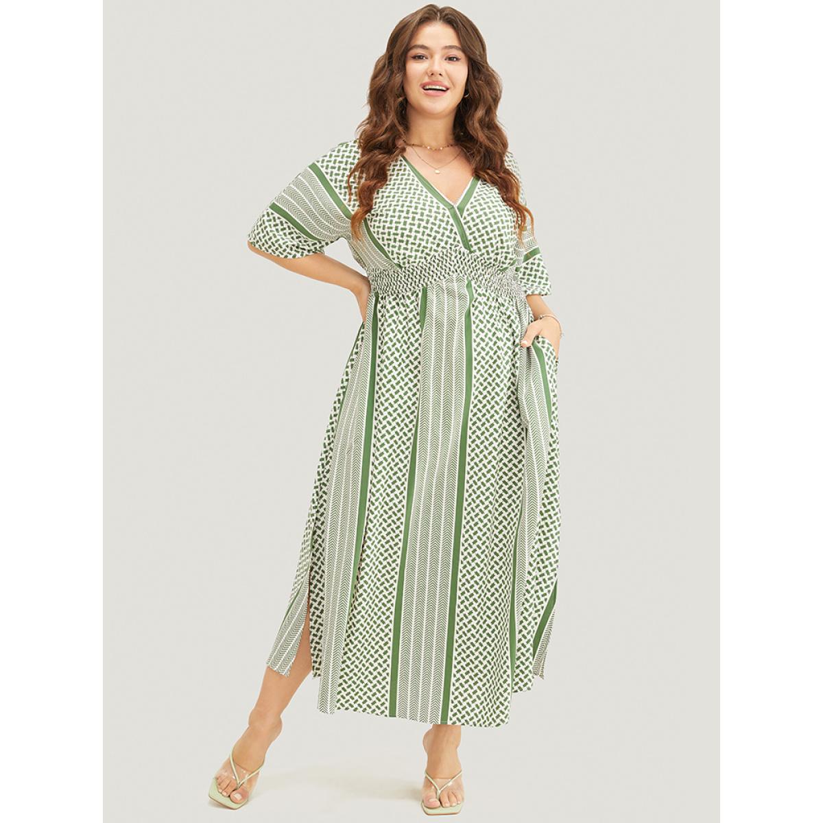 Plus Size Geometric Contrast Wrap Pocket Shirred Split Dress Green Women Vacation Pocket V-neck Short sleeve Curvy Midi Dress BloomChic 10/M Product Image