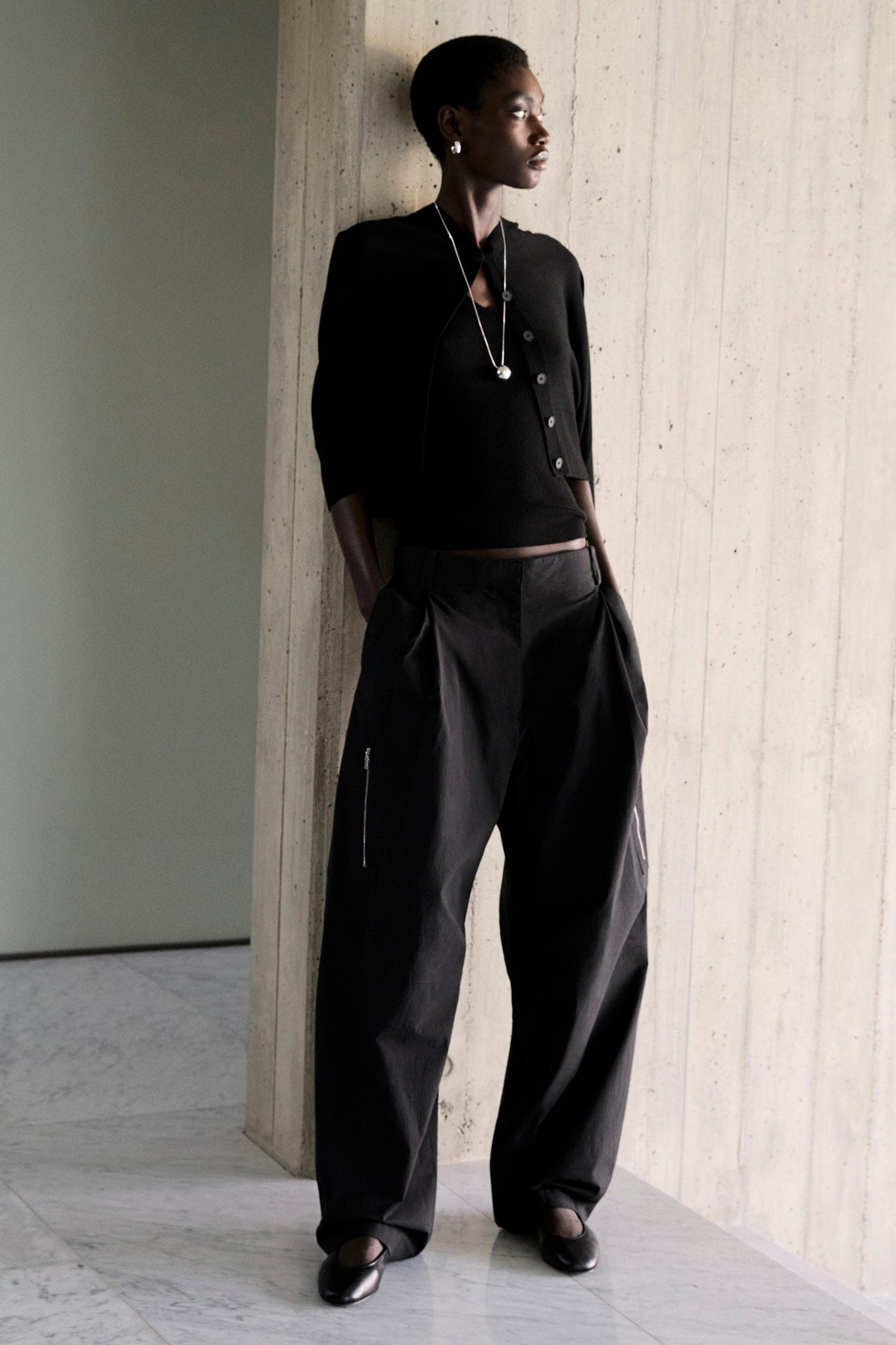 SLIM RIBBED CASHMERE TANK TOP Product Image