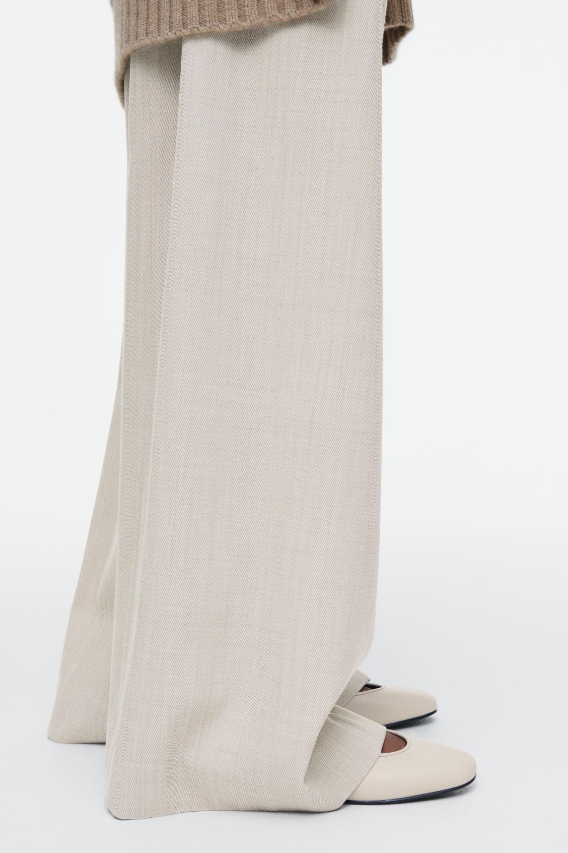 LEATHER BALLERINA FLATS Product Image