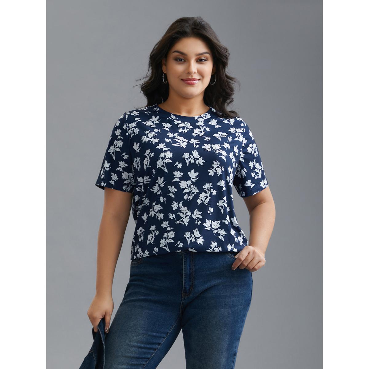 Plus Size Round Neck Floral Print Fitted T-Shirt Indigo Women Casual Non Natural Flowers Round Neck Everyday T-shirts BloomChic 18-20/2X Product Image
