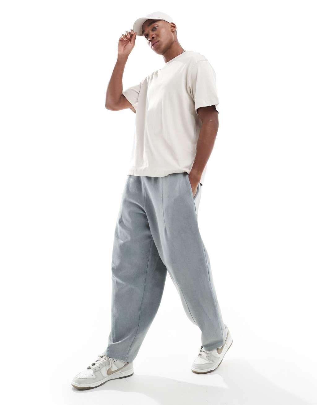 Pull&Bear washed wide leg sweatpants in gray Product Image