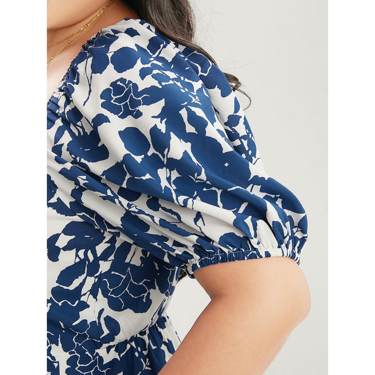Plus Size Floral Print Pocket Puff Sleeve Ruched Pocket Ruffle Hem Dress DarkBlue Women Elegant Pocket V-neck Short sleeve Curvy Midi Dress BloomChic 30/6X Product Image