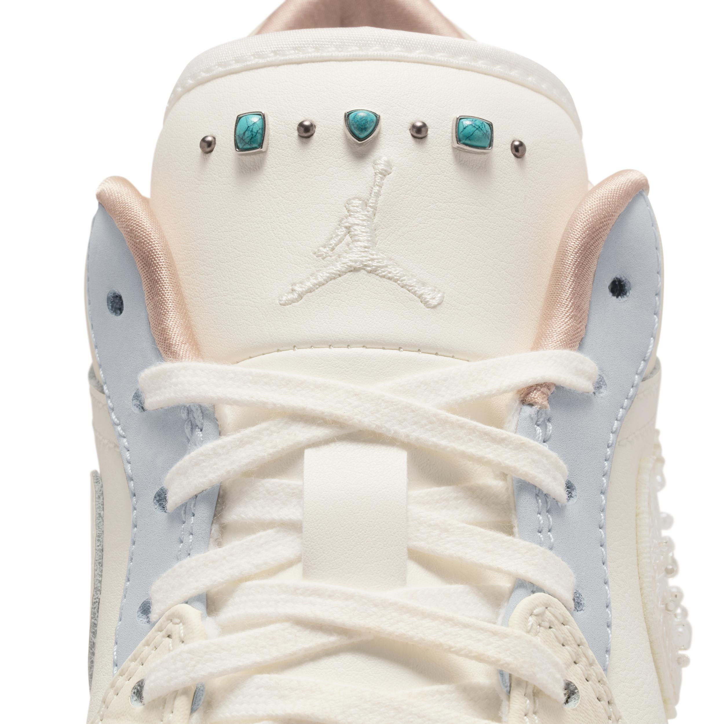 Womens Air Jordan 1 Low Shoes | IH7323-100 Product Image