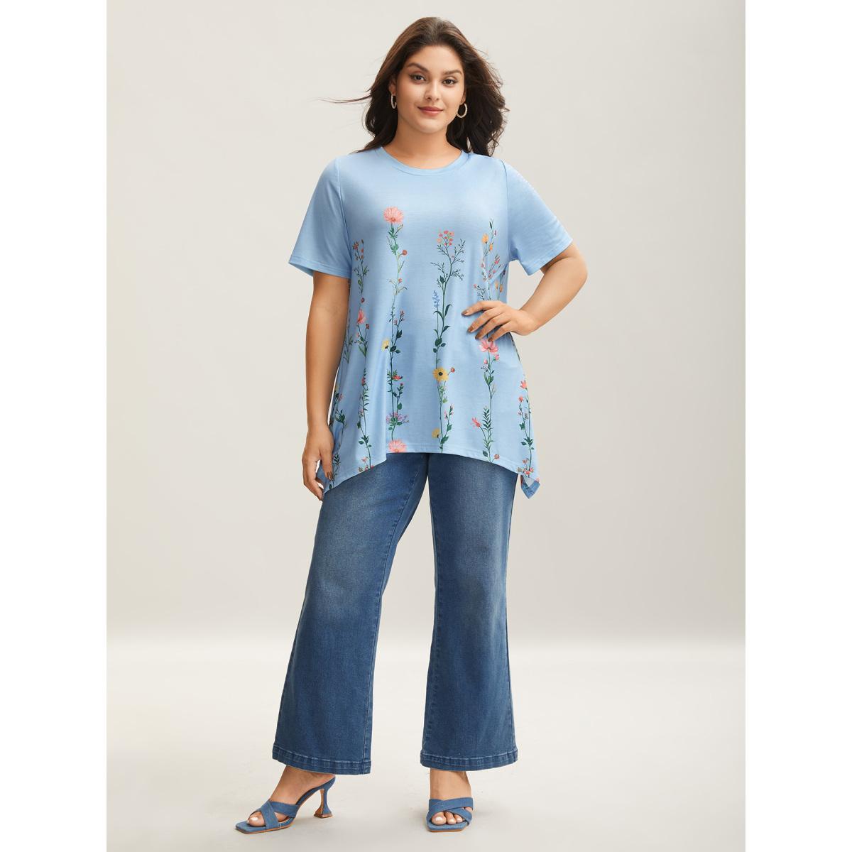 Plus Size Stretchy Hi-Low Hem Floral T-Shirt LightBlue Women Timeless Asymmetrical Natural Flowers Round Neck Loose Elegant T-shirts BloomChic 30/6X Product Image
