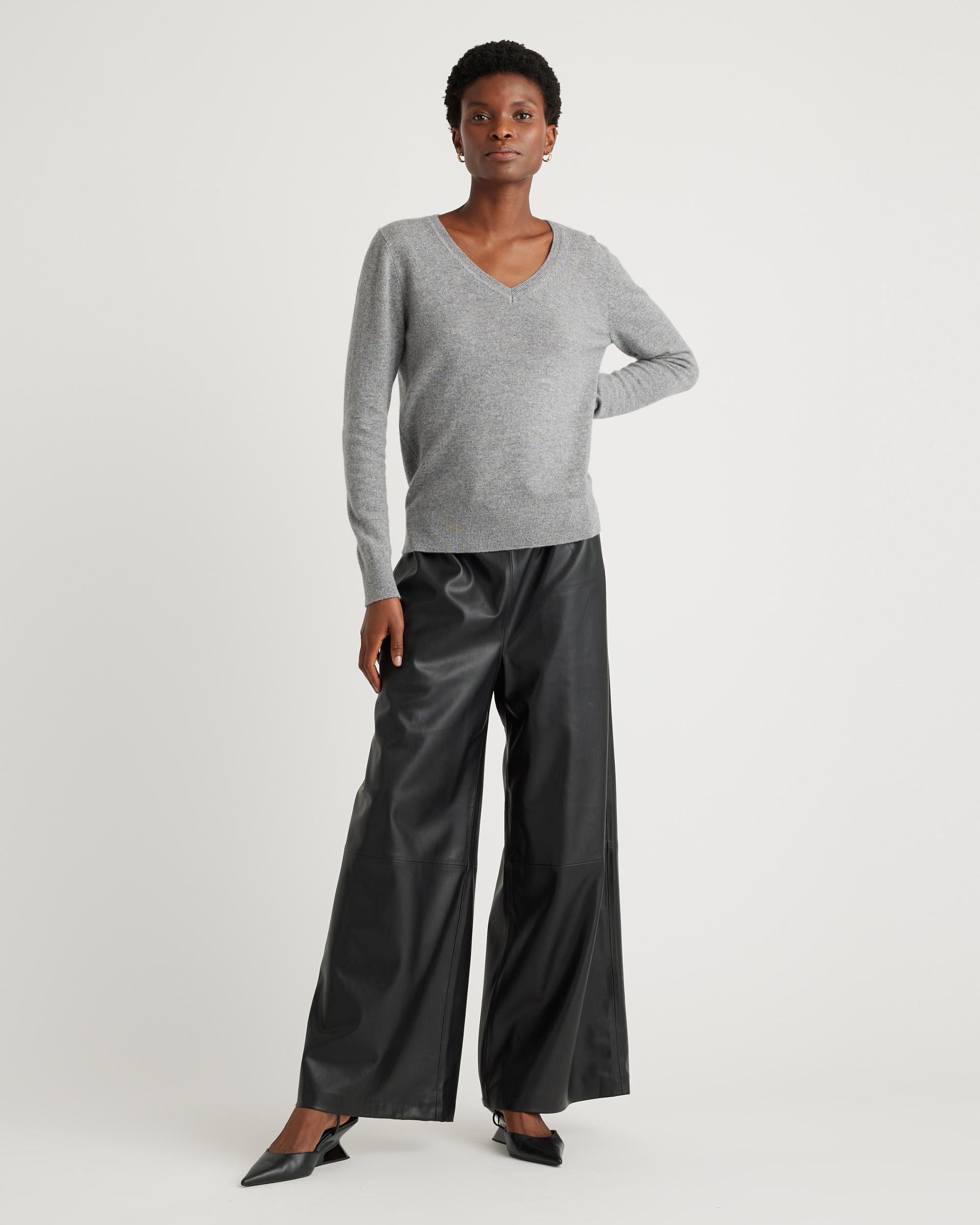 Quince | Women's Mongolian Cashmere V-Neck Sweater Product Image