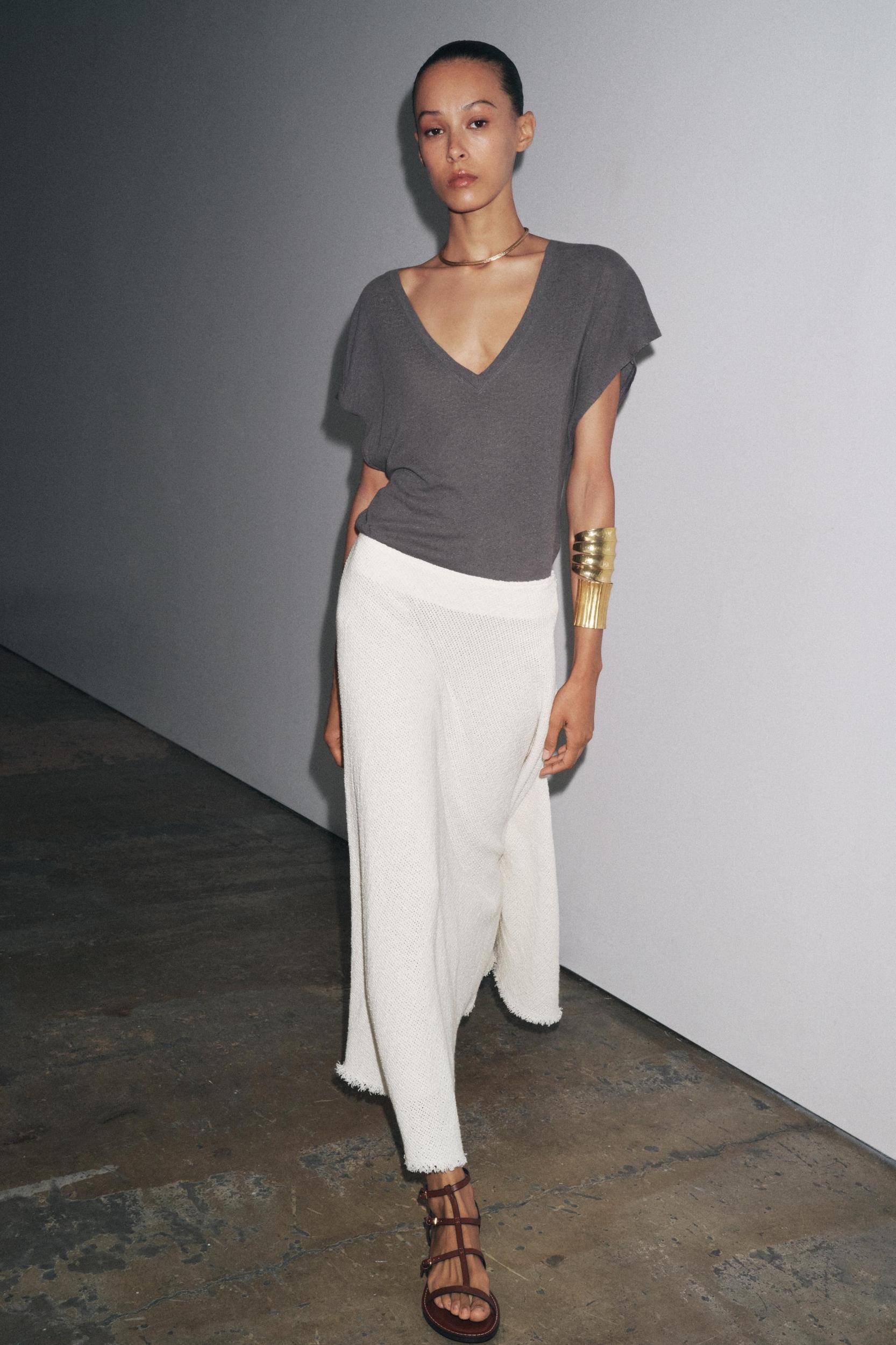 COTTON LINEN T-SHIRT Product Image