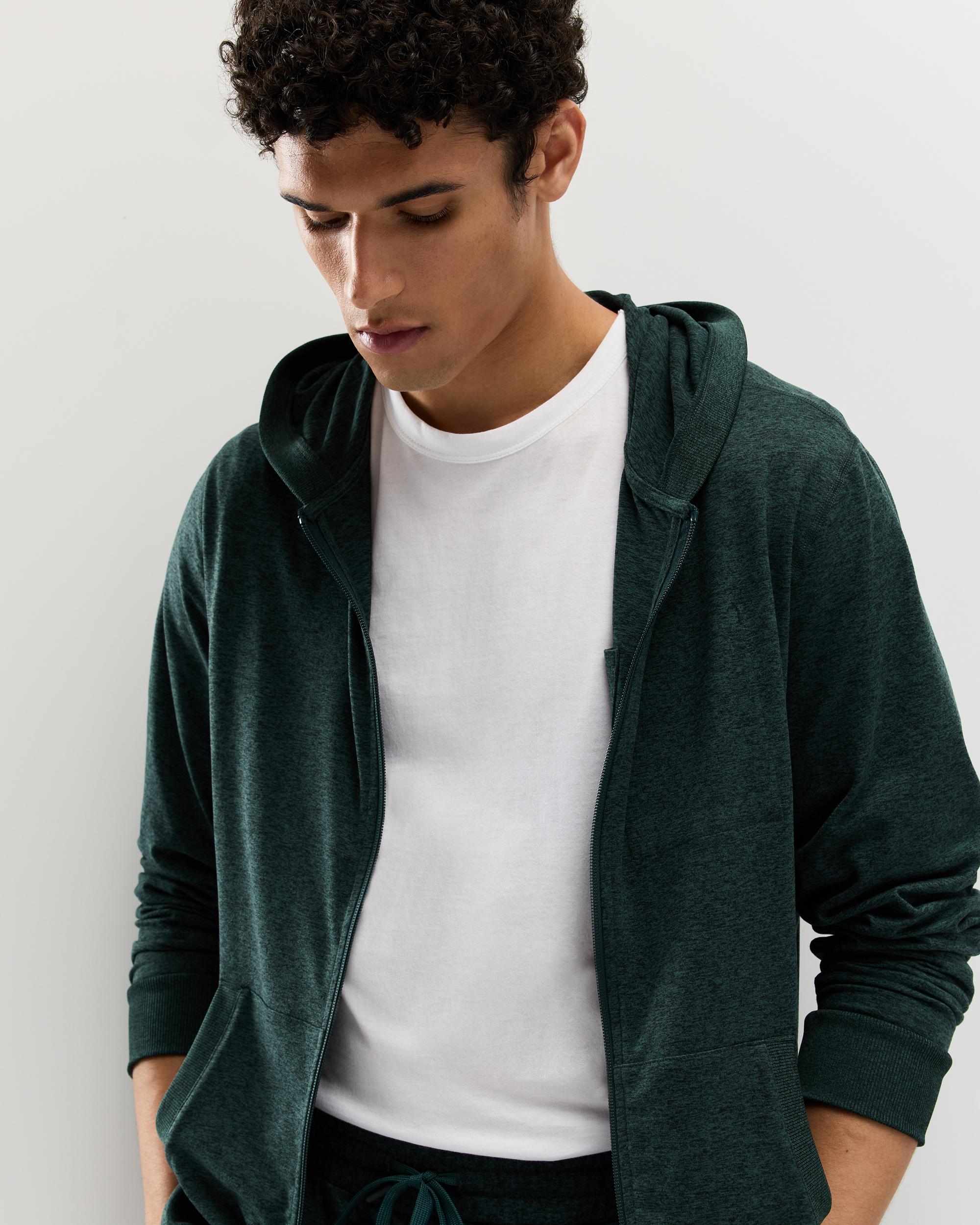 Quince | Men's Flowknit Performance Full-Zip Chest Pocket Hoodie Recycled Polyester Product Image