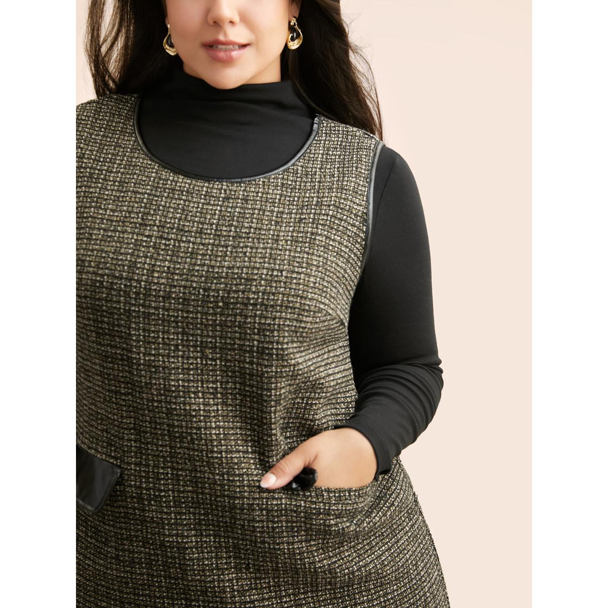 Plus Size Tweed Patchwork Flap Pocket Dress Black Women Casual Texture Round Neck Sleeveless Curvy BloomChic 26/4X Product Image