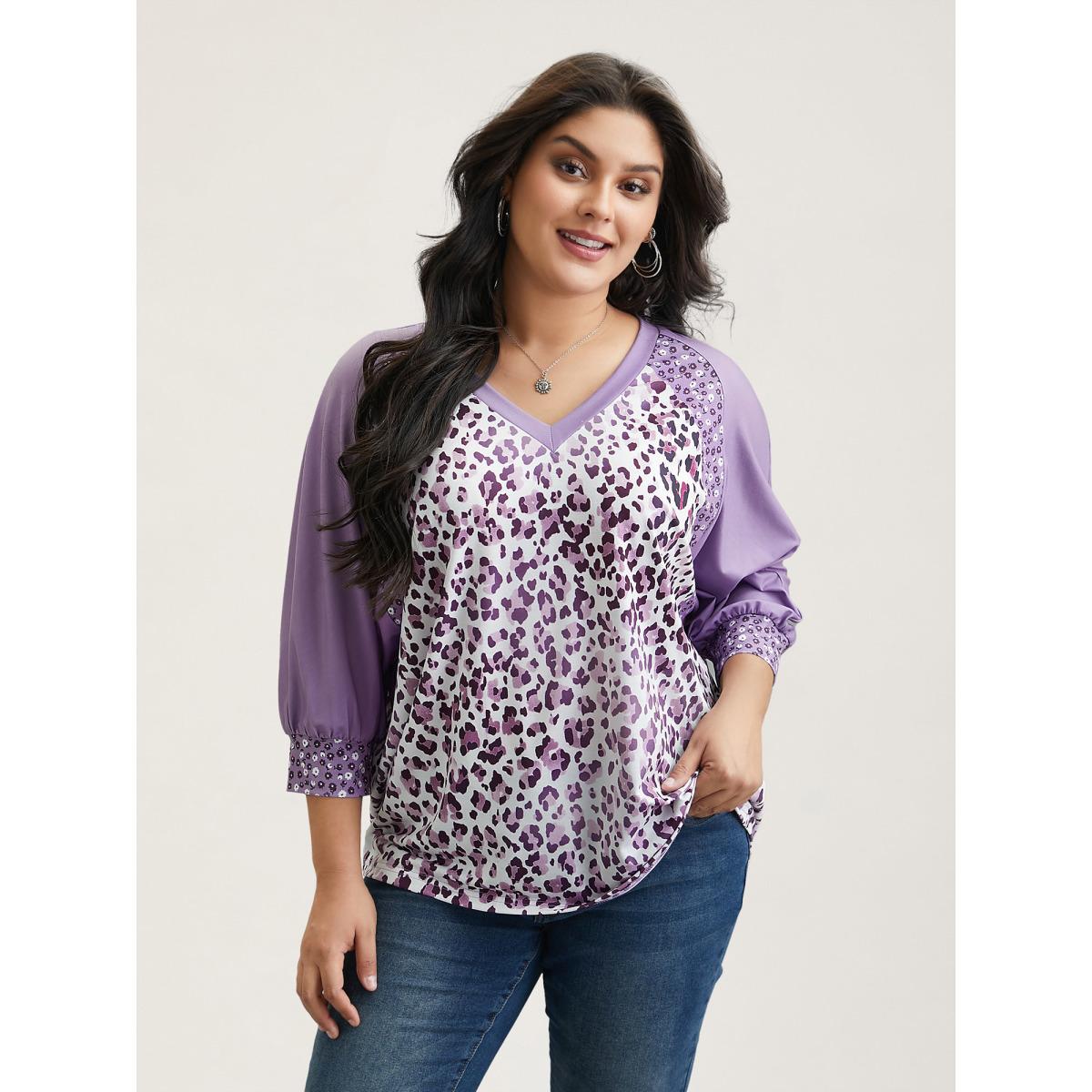 Plus Size Leopard Print Contrast Raglan Sleeve T-Shirt Multicolor Women Casual Contrast V-neck Everyday T-shirts BloomChic 22-24/3X Product Image