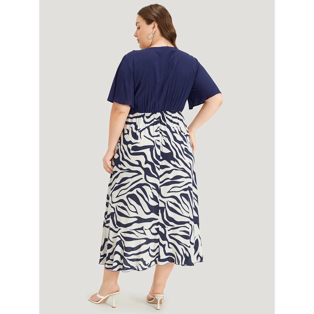 Plus Size Water Ripple Patchwork Wrap Pocket Knotted Dress Navy Women Office Wrap V-neck Sleeveless Curvy Midi Dress BloomChic 30/6X Product Image