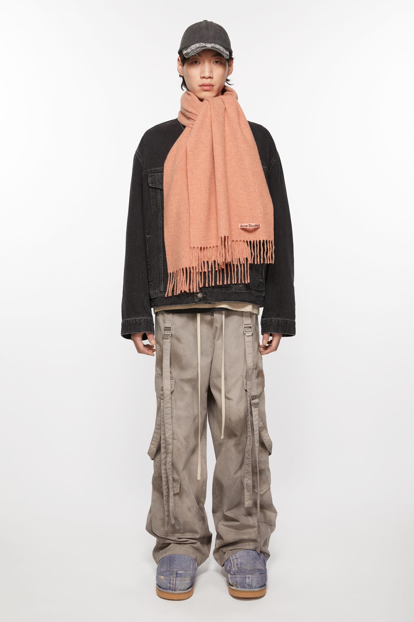 Fringe wool scarf – Narrow Product Image