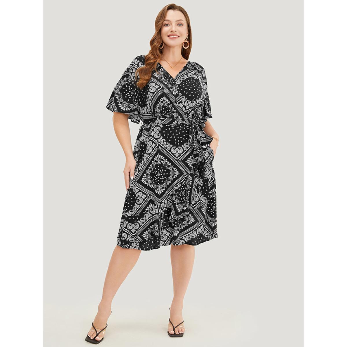 Plus Size Paisley Print Pocket Belted Wrap Flutter Sleeve Dress BlackFlower Women Vacation Wrap V-neck Short sleeve Curvy Knee Dress BloomChic 28/5X Product Image