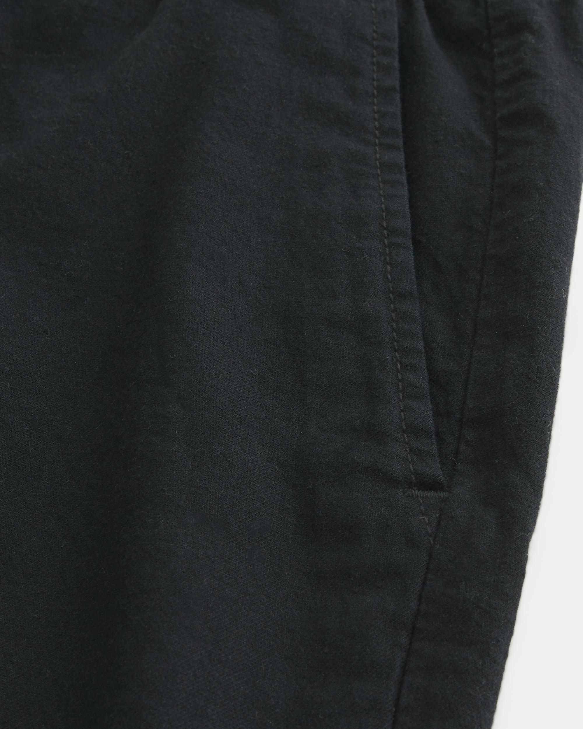 Mid-Thigh Twill Pull-On Shorts Product Image
