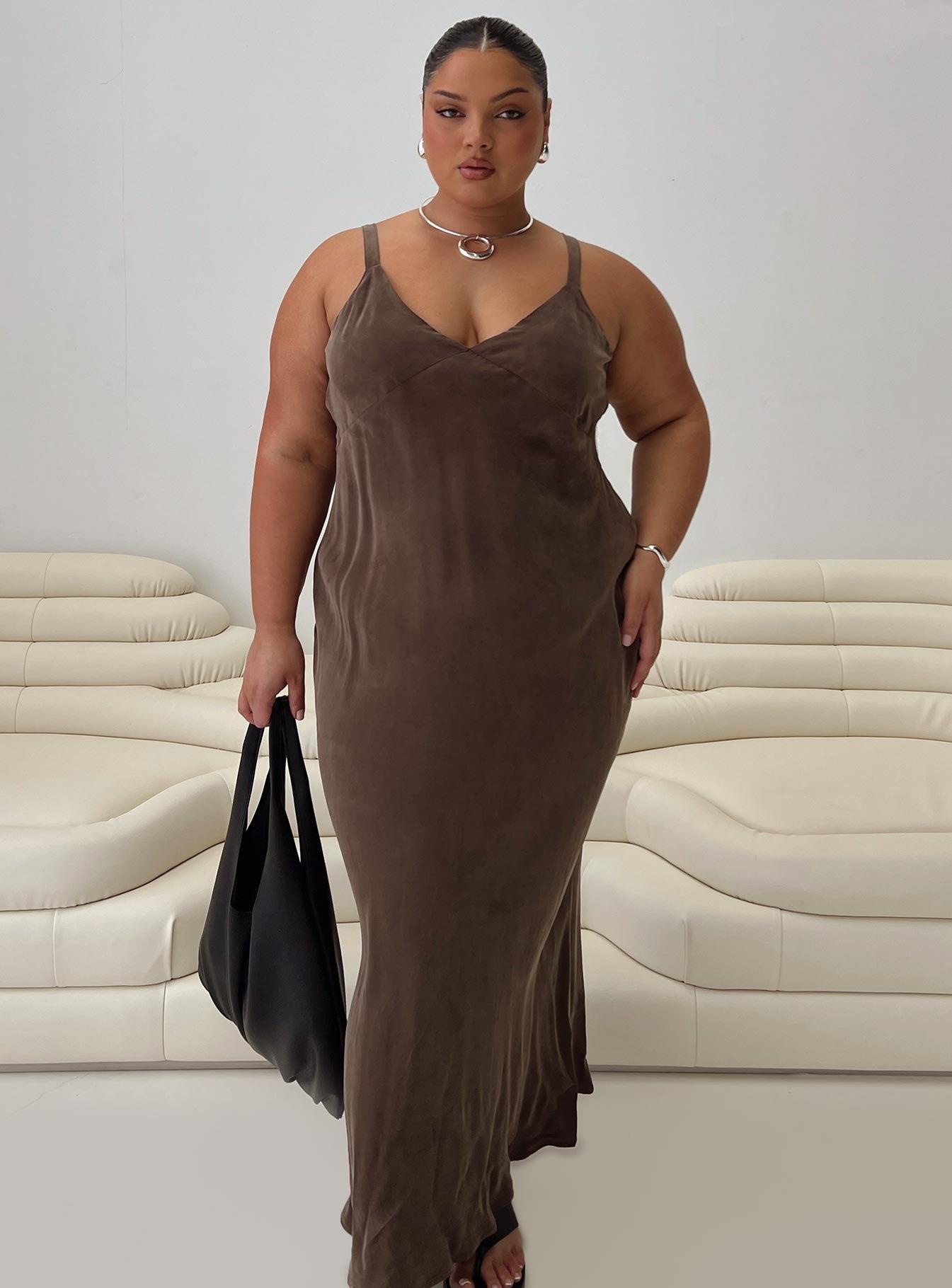 Laurette Maxi Dress Brown Curve Product Image