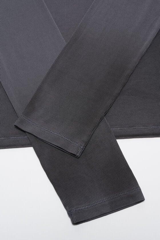 Long sleeve t-shirt Product Image