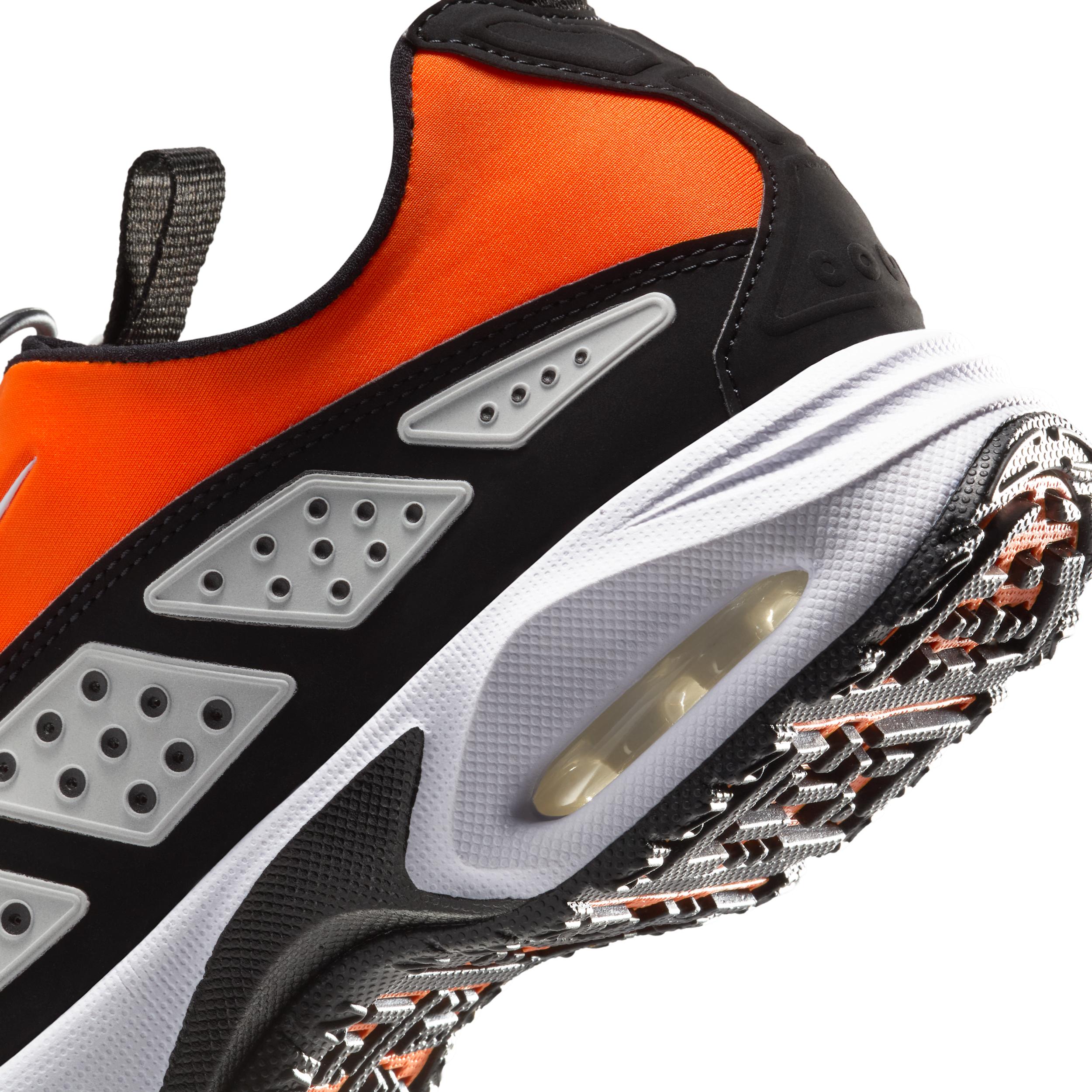 Nike Womens Air Max SNDR Shoes | FZ2068-800 Product Image
