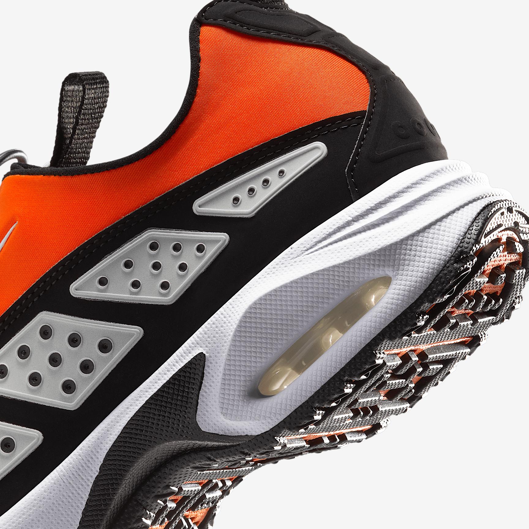 Nike Womens Air Max SNDR Shoes | FZ2068-800 Product Image