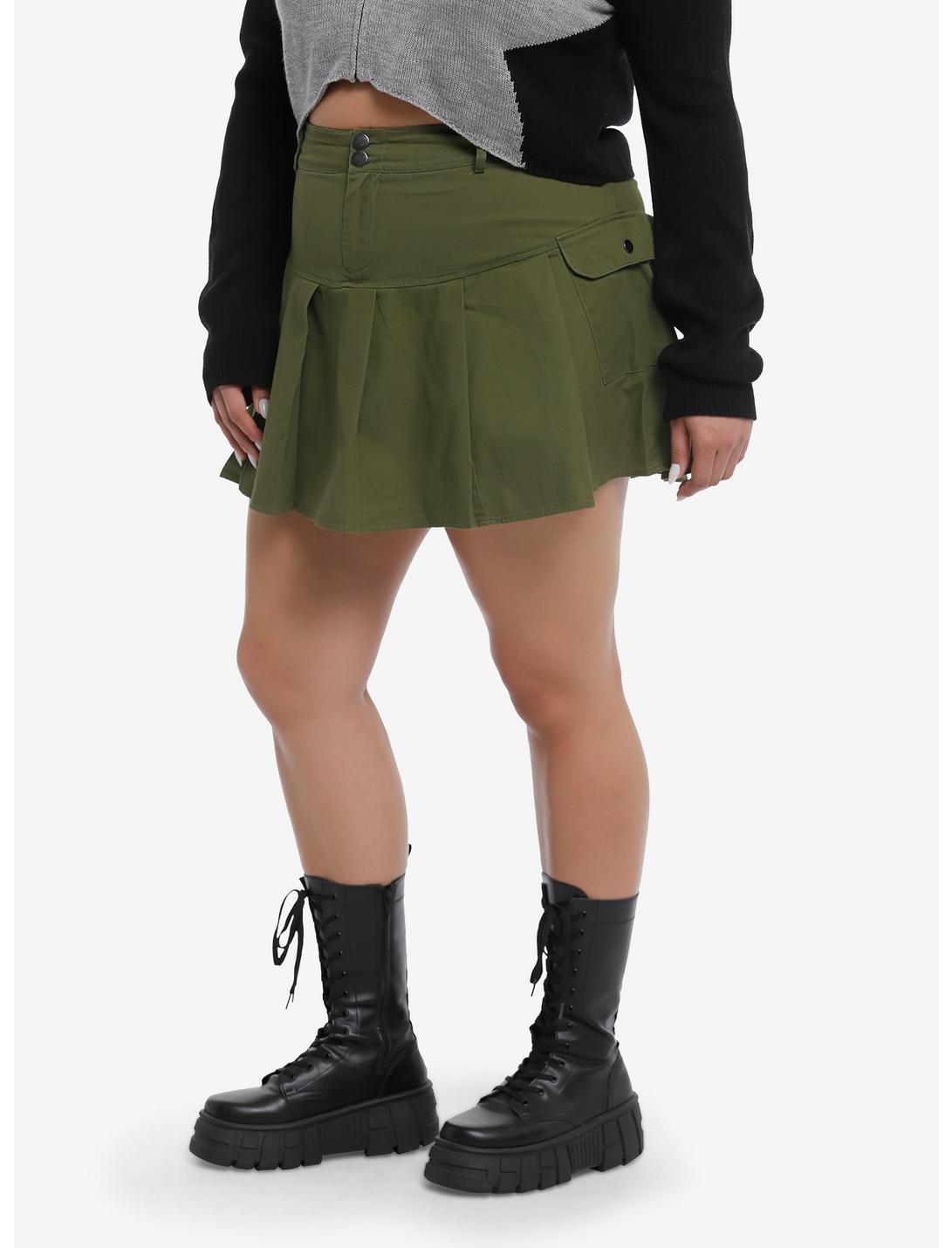 Green Cargo Pleated Skirt Plus Size Product Image