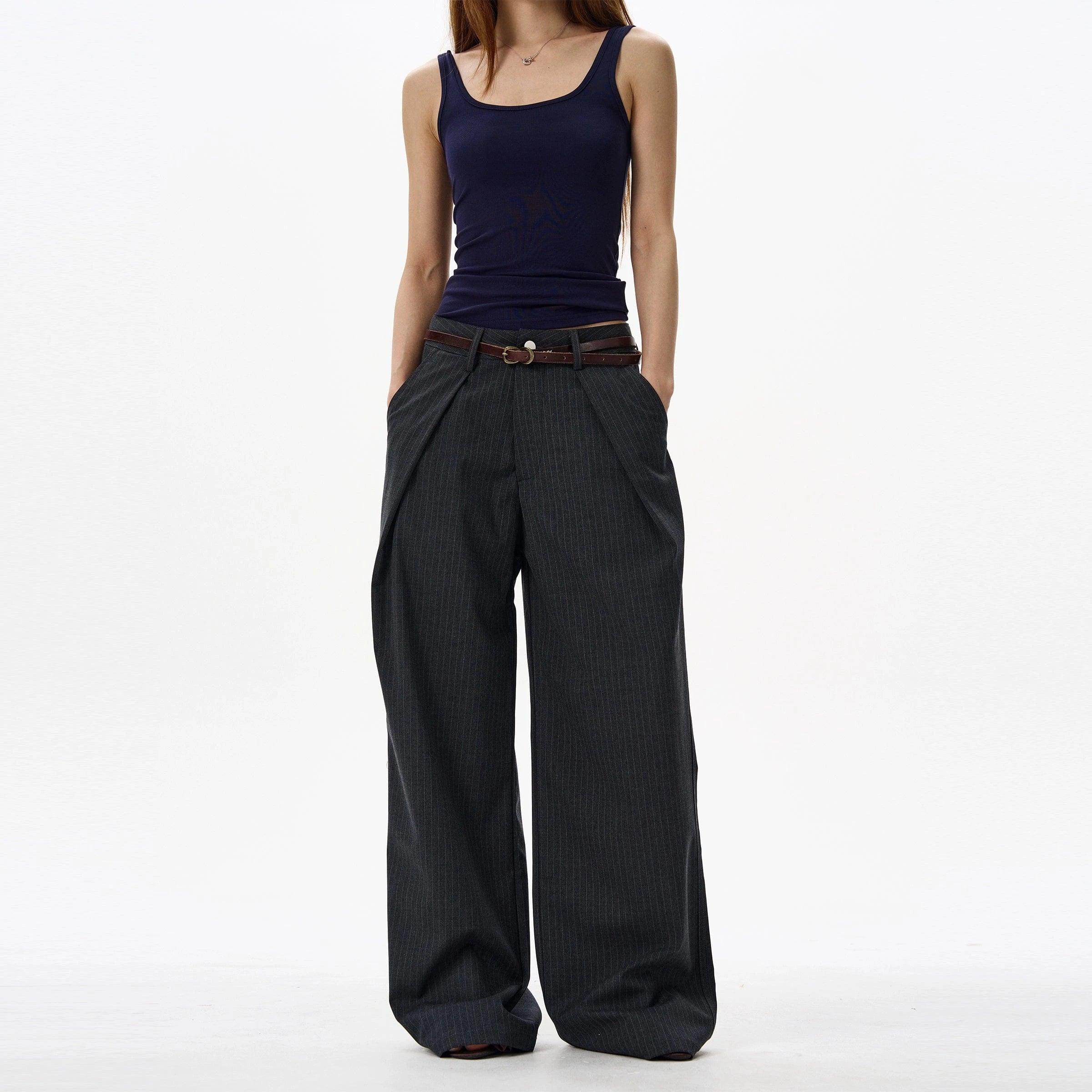 RT No. 19537 PLEATED STRIPE BAGGY STRAIGHT PANTS Product Image