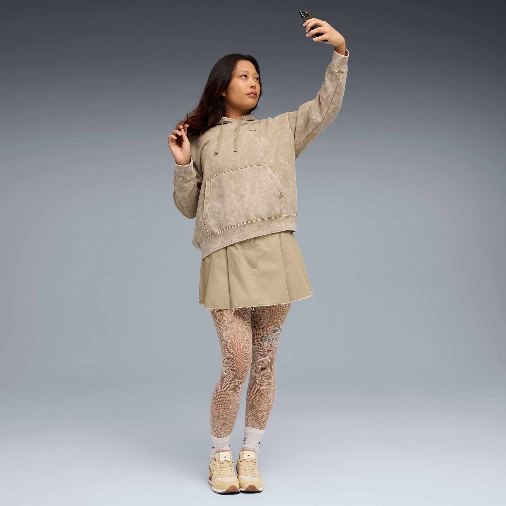 ESS ELEVATED Wash Hoodie Women Product Image