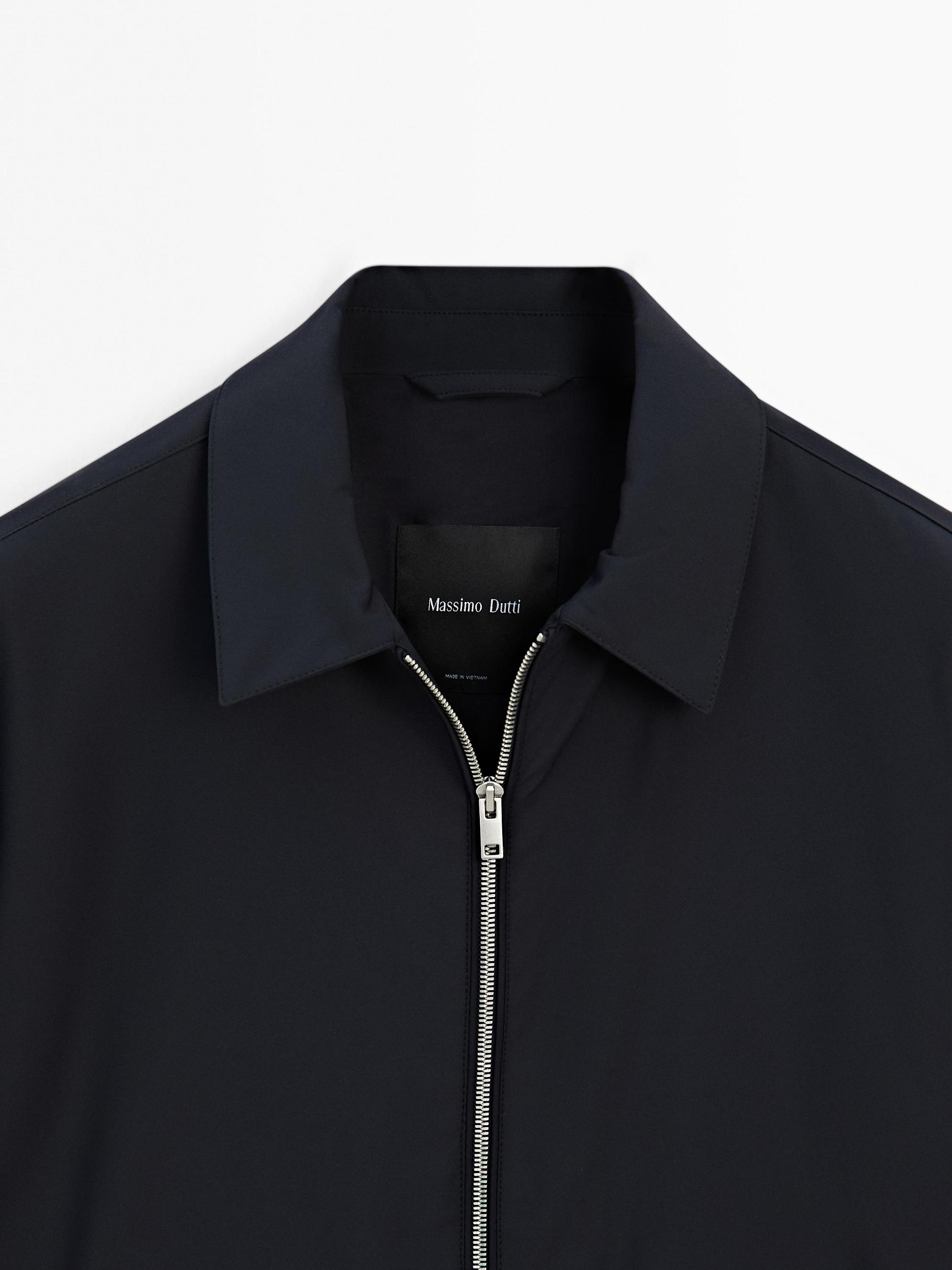 Lightweight water-repellent jacket Product Image