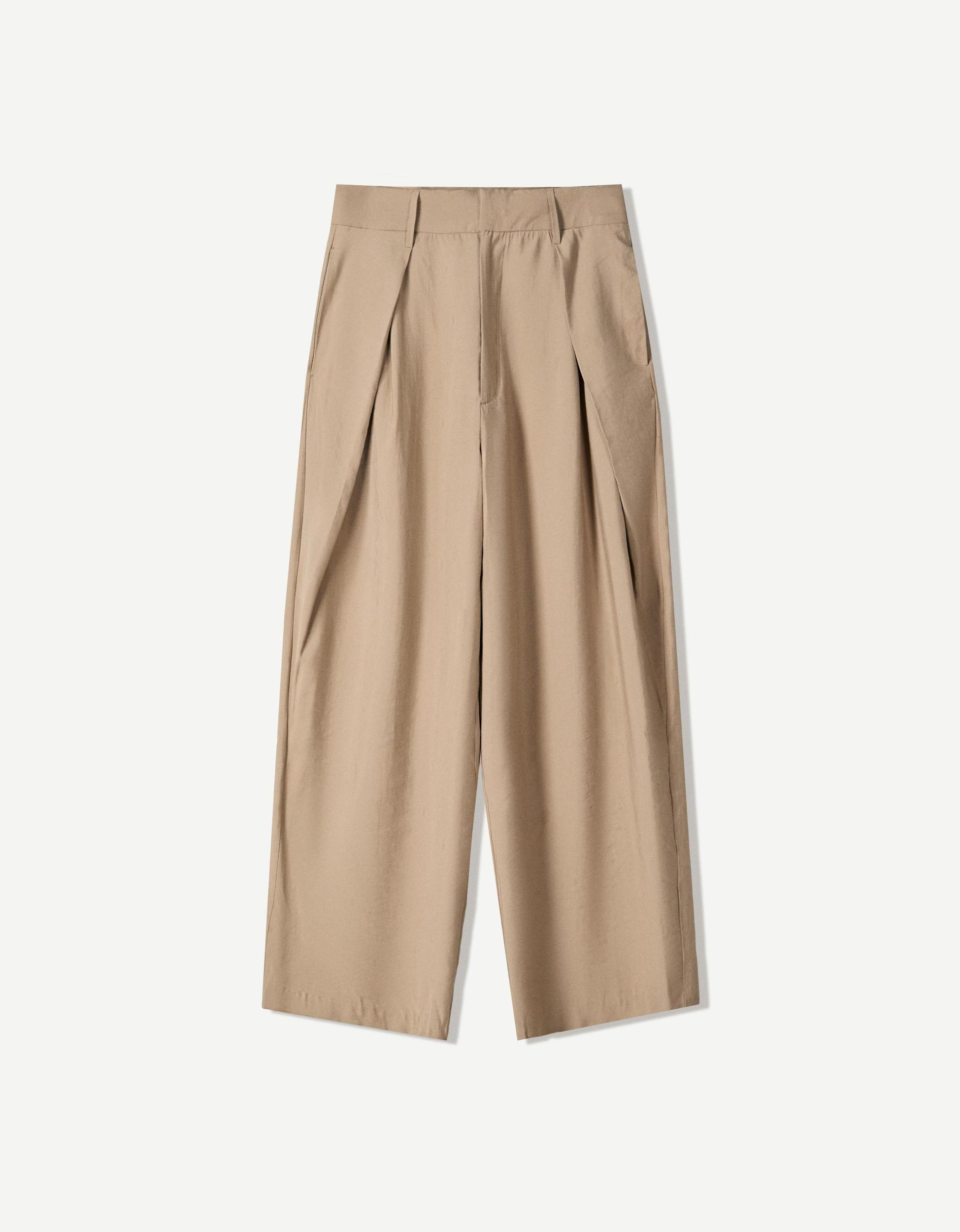 Super baggy pants with pleats Product Image
