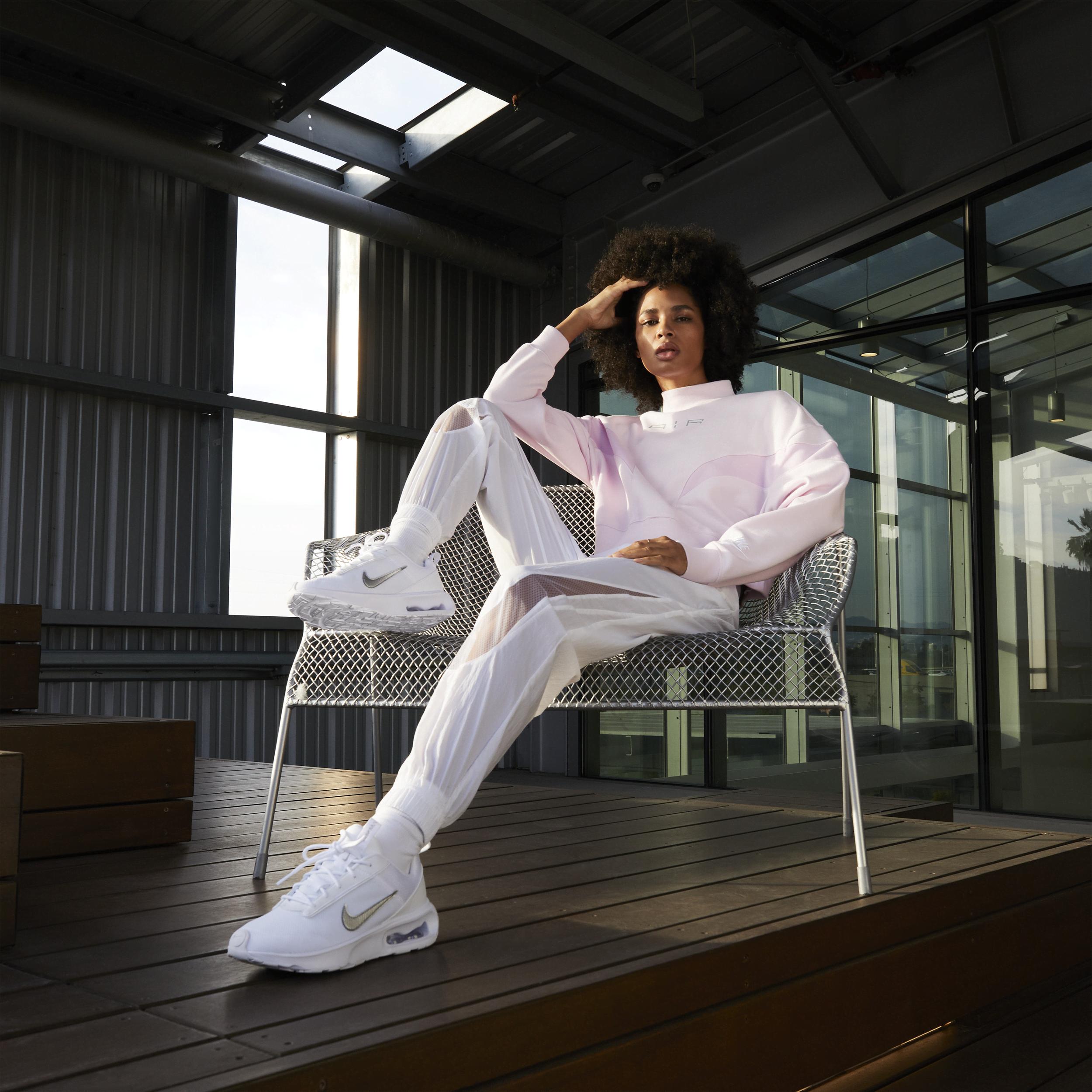 Nike Air Max INTRLK Lite Women's Shoes Product Image