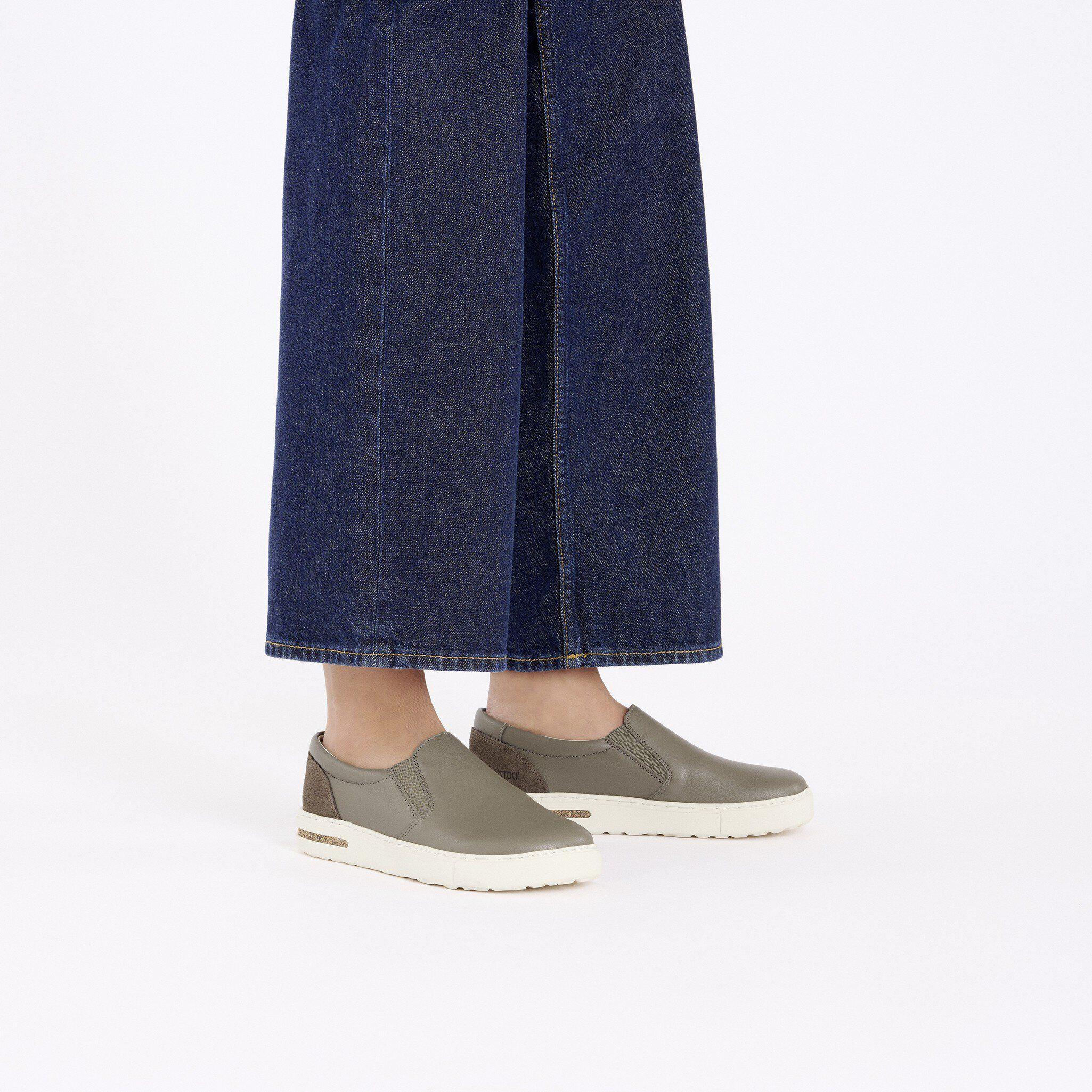 Oswego Mixed Leather Product Image