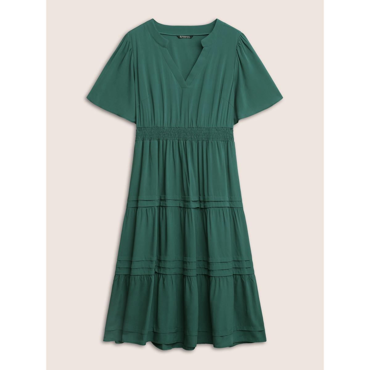 Plus Size Plain Shirred Notched Pocket Pleated Dress Green Women Resort Non Notched collar Short sleeve Curvy Midi Dress BloomChic 14-16/1X Product Image