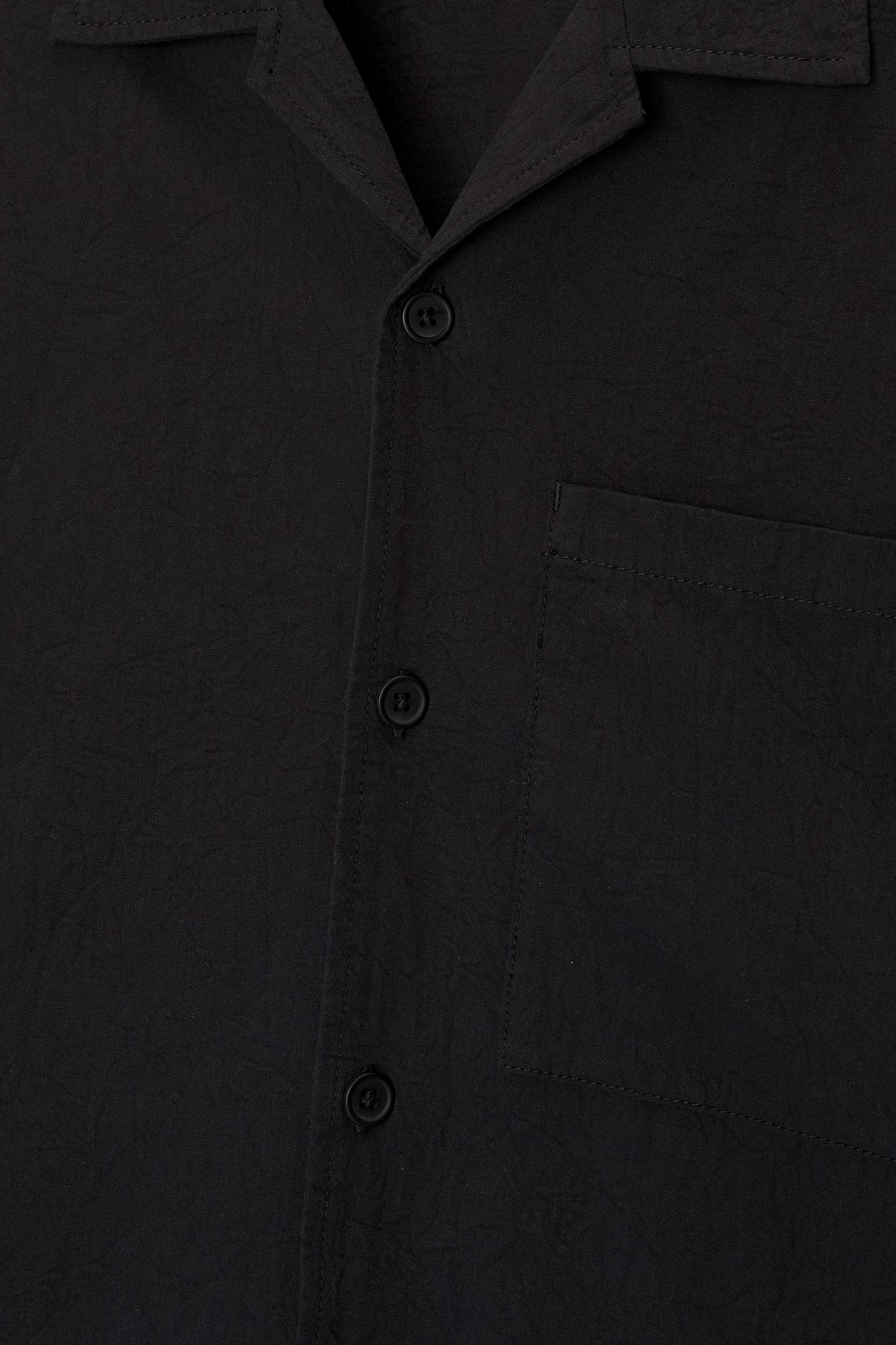 Short sleeve shirt with pocket Product Image