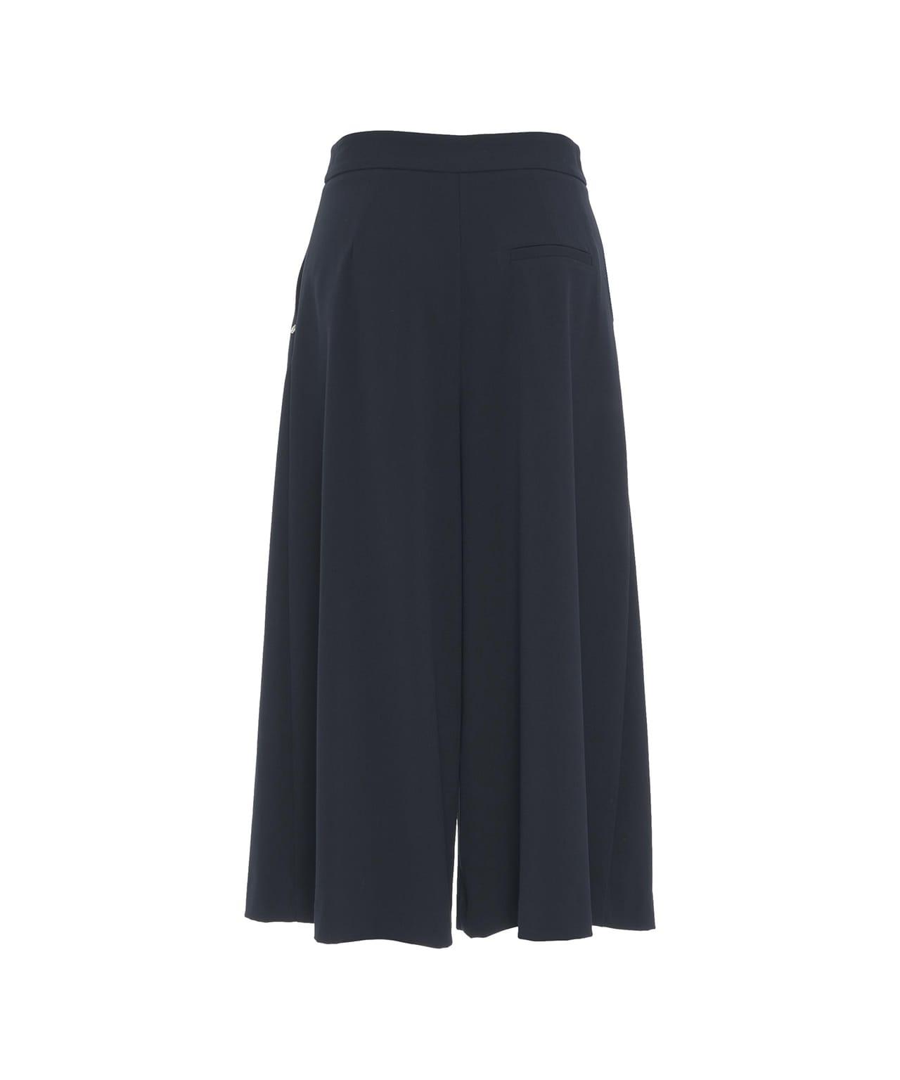 Bermudas with pleats Product Image