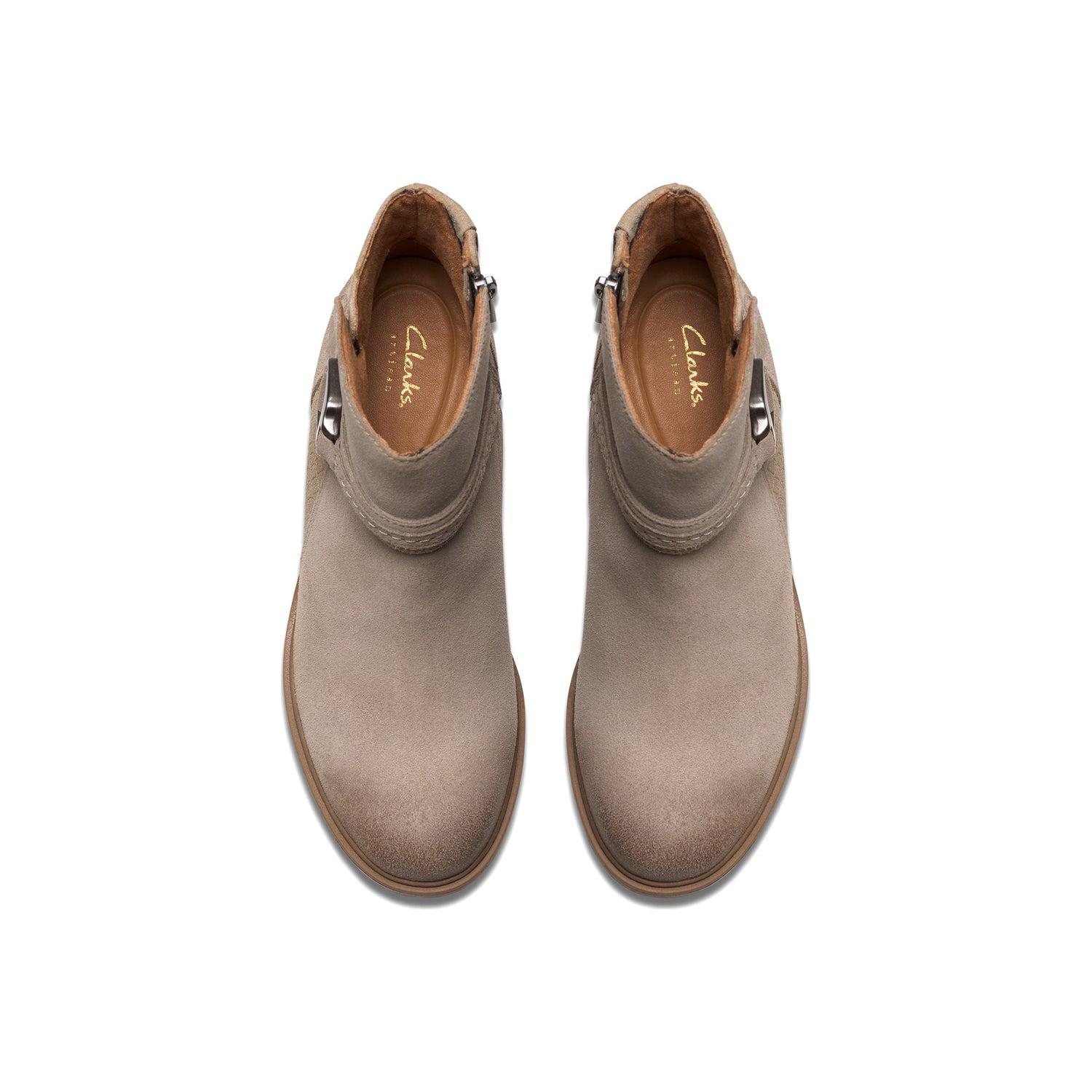 Neva Buckle Product Image