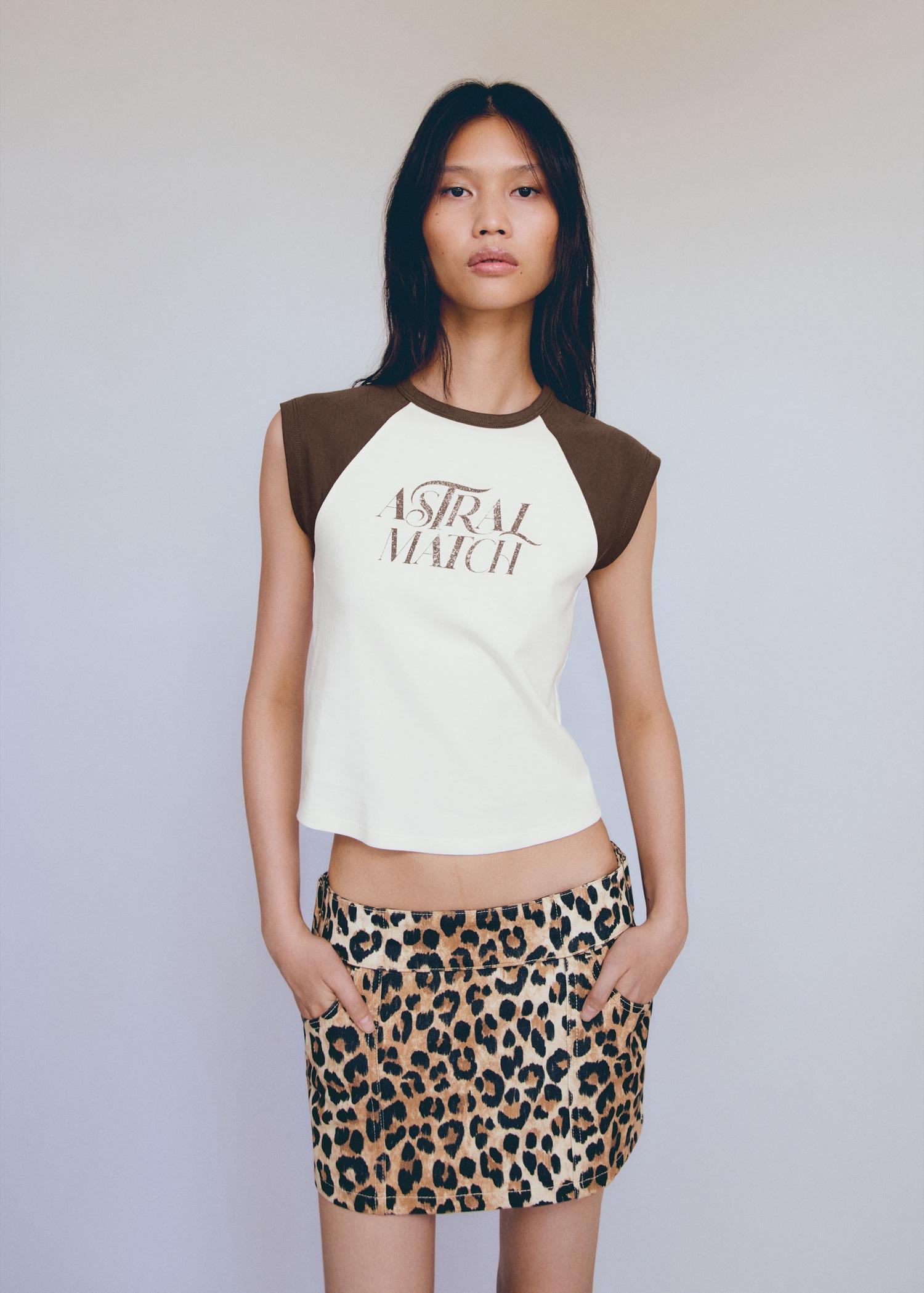 Printed cotton-blend T-shirt - Women | MANGO USA Product Image