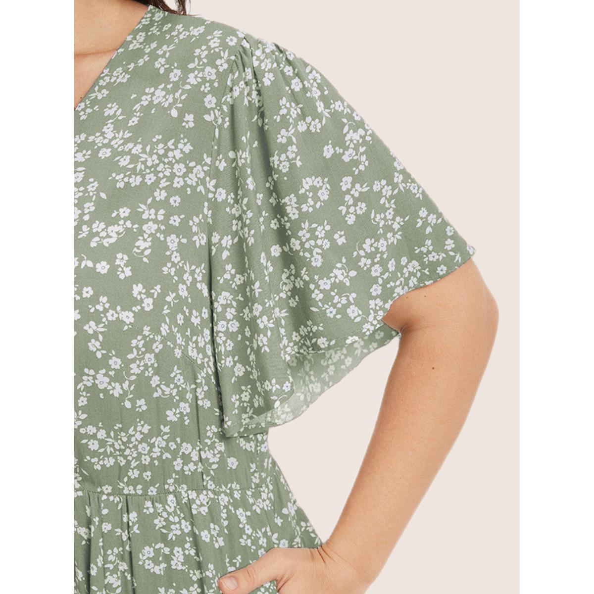 Plus Size Bloom Dress - Ditsy Floral Elastic Waist Ruffles Pocket Knee Dress LightGreen Women Leisure Non V-neck Short sleeve Curvy Knee Dress BloomChic 28/5X Product Image