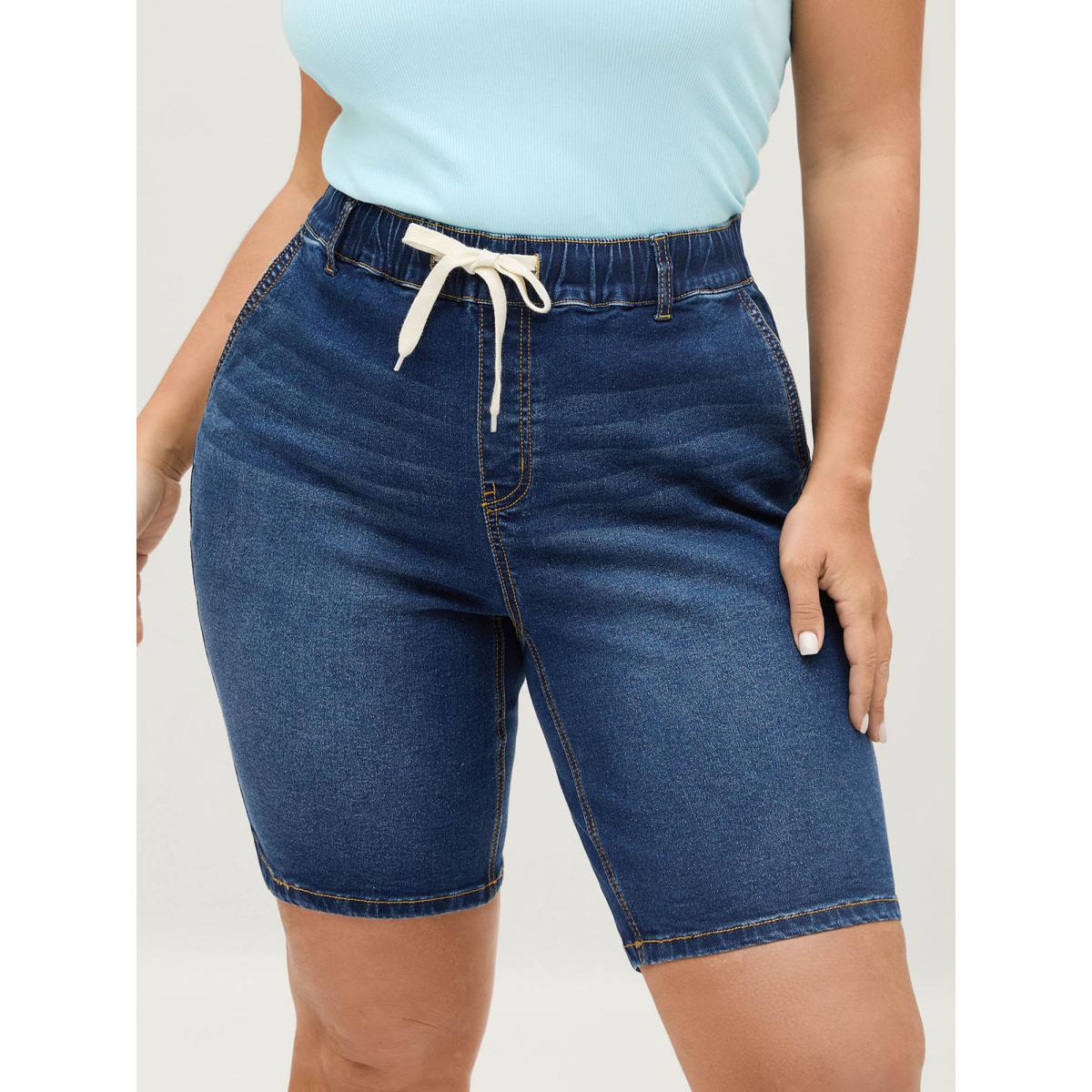 Plus Size No-Gap Waist Stretchy Denim Shorts Women Denimindigo Medium stretch Casual Slanted pocket Leisure Denim Shorts BloomChic 26/4X Product Image