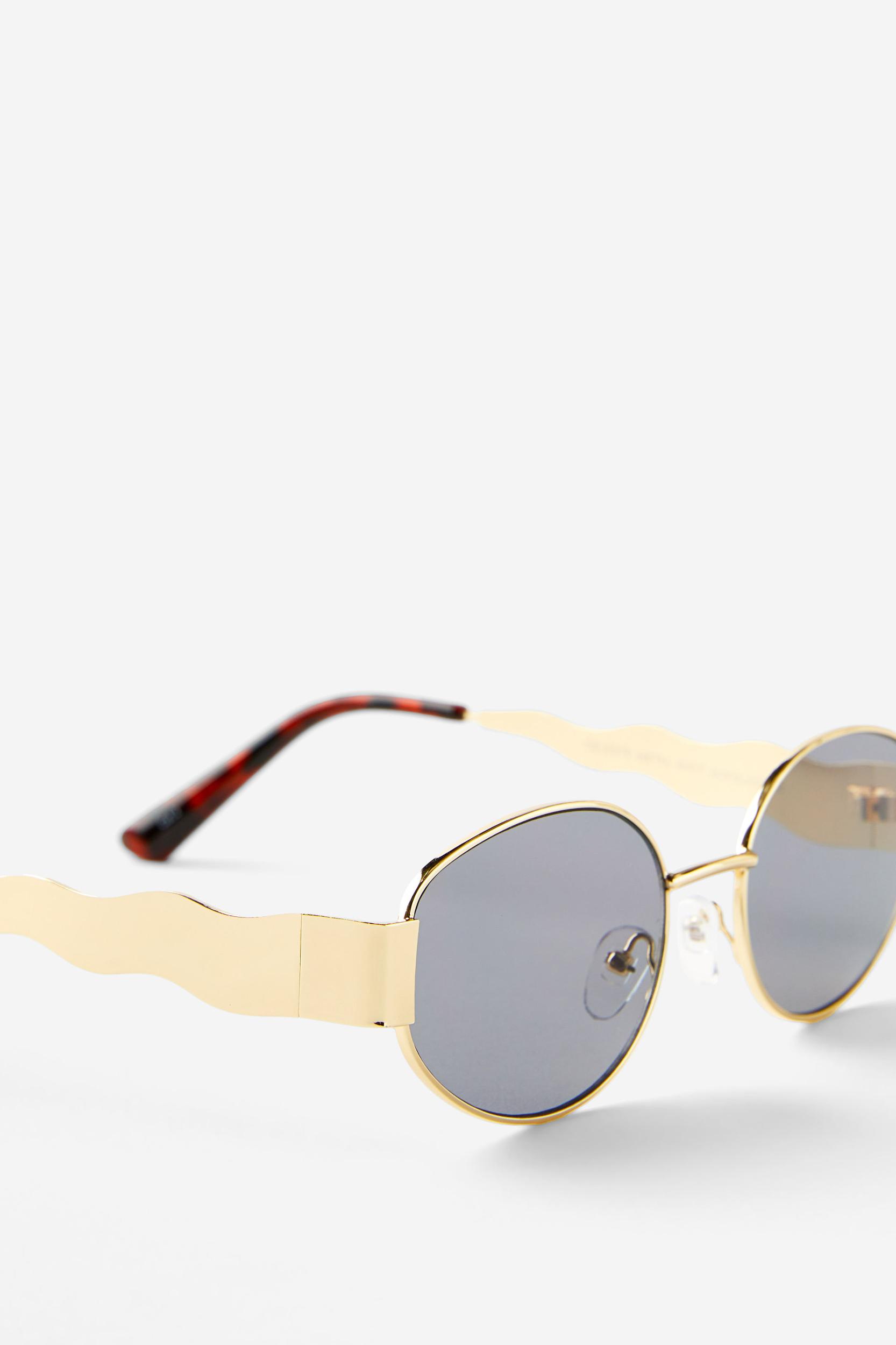 Celeste Metal Wavy Sunglasses Product Image