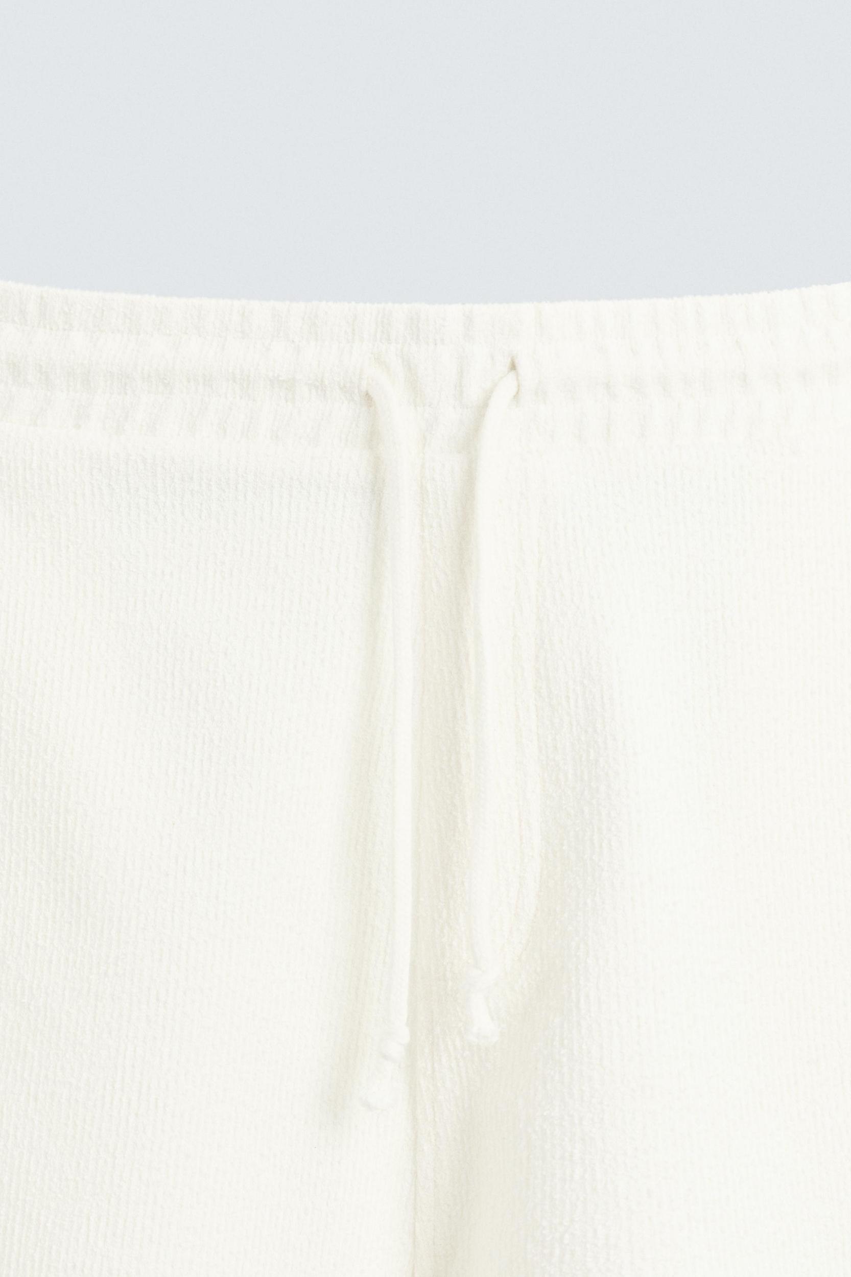 TEXTURE JOGGER SHORTS Product Image