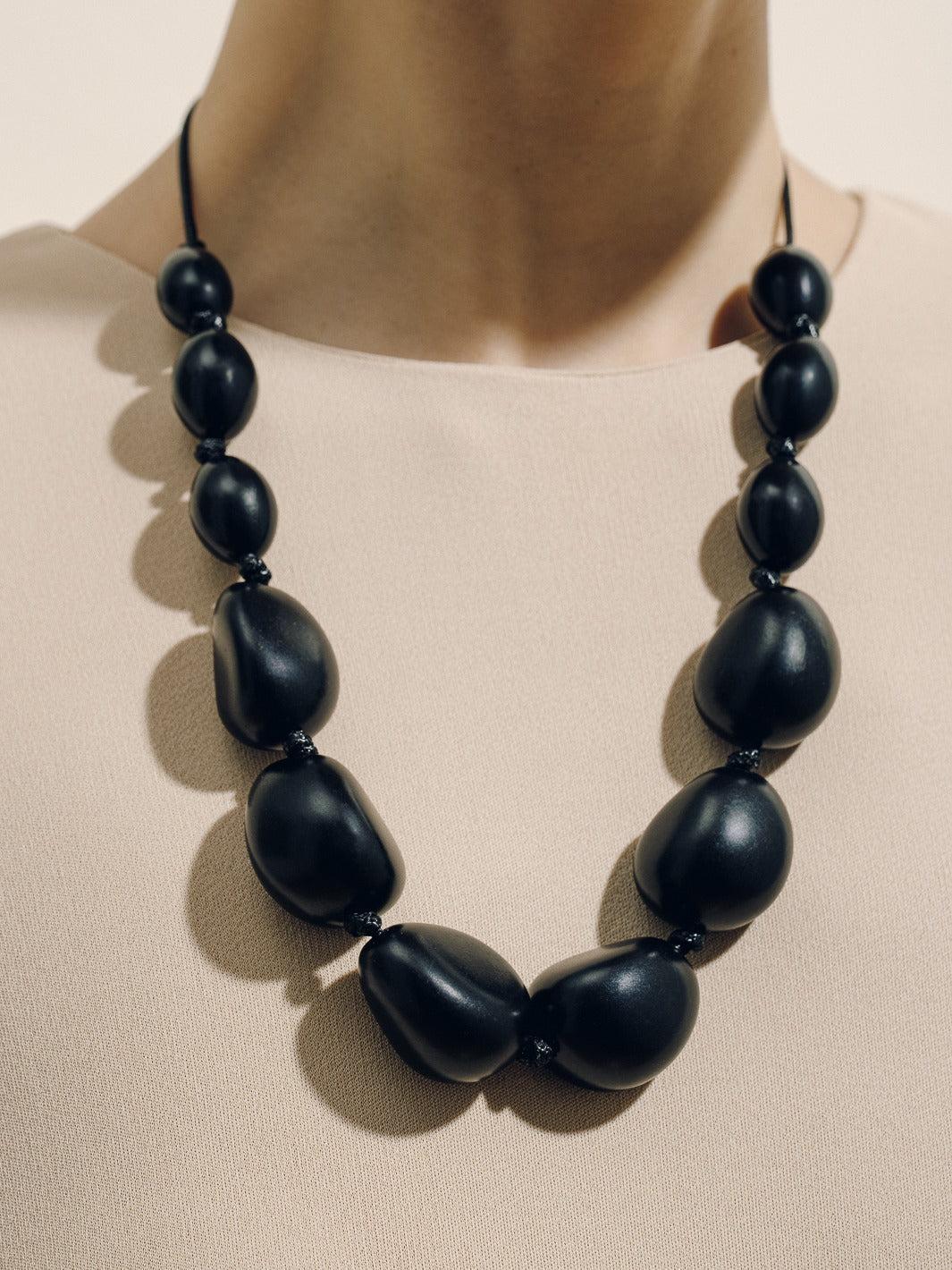 The Pendant Necklace in Black Product Image