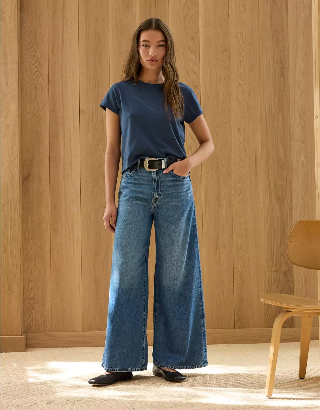 AE77 Premium Boxy Cropped Crewneck T-Shirt Product Image