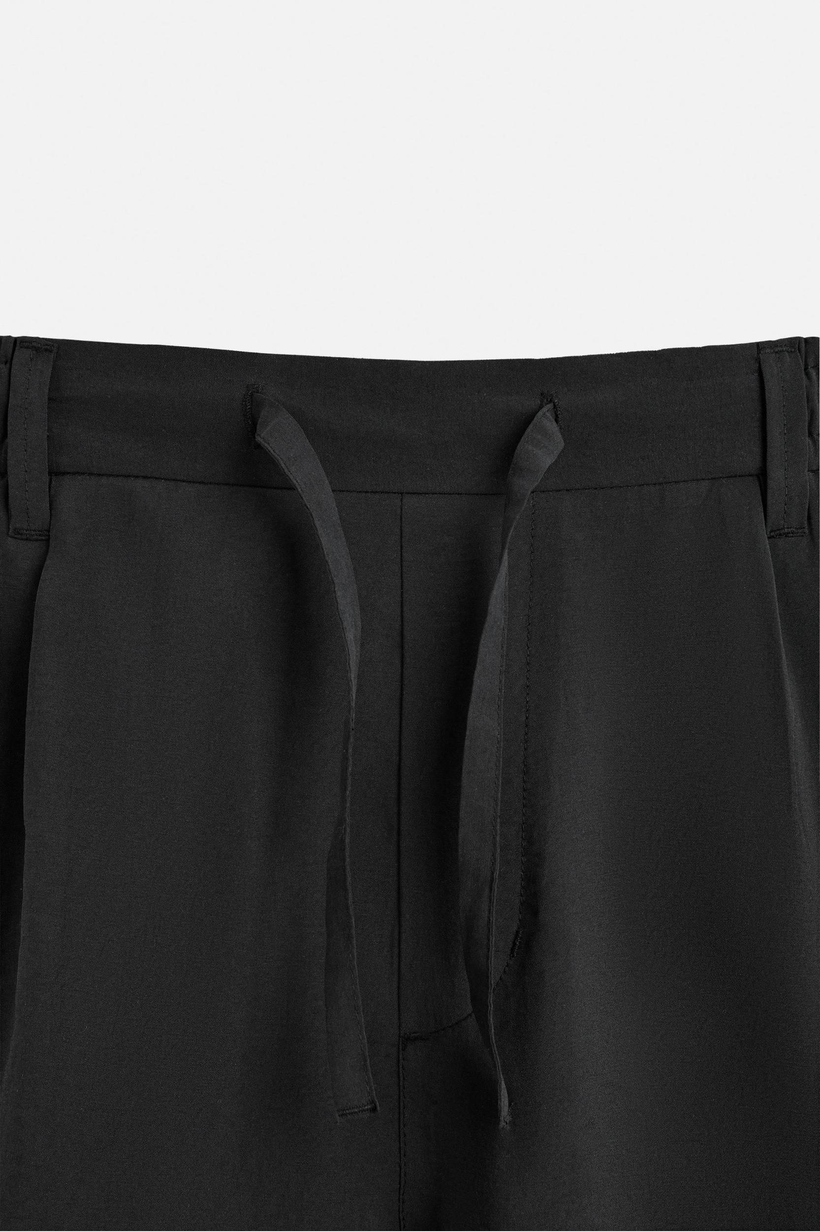 SHORT REGULAR FIT SHORTS Product Image