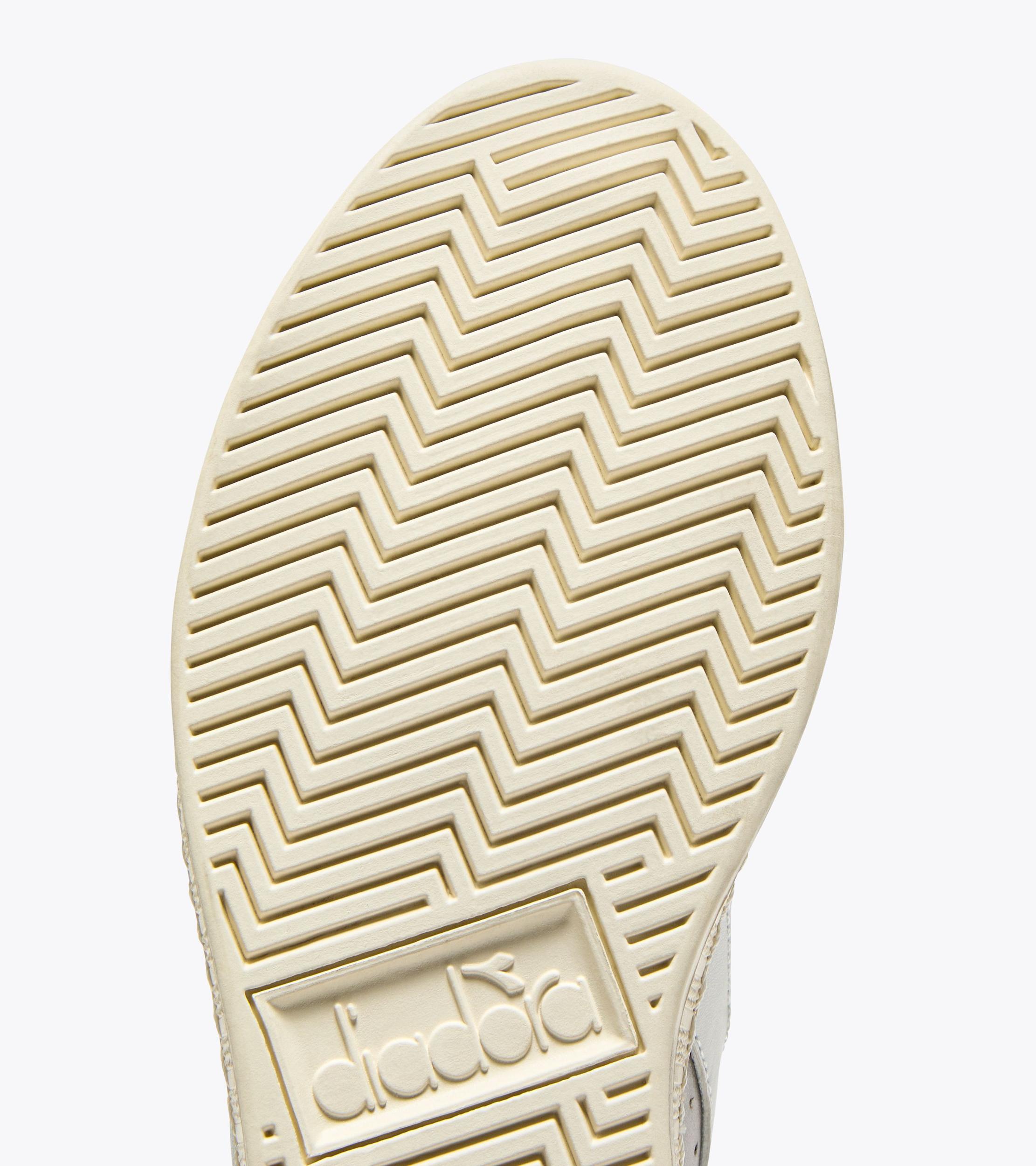 GAME L HIGH METALLIC WN Product Image