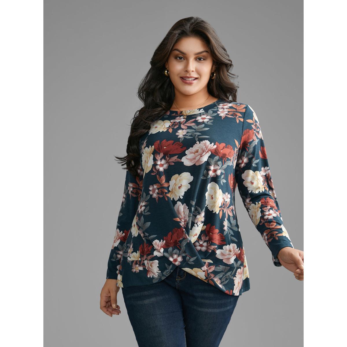 Plus Size Floral Crew Neck Twist Front T-shirt Multicolor Women Elegant Twist Natural Flowers Round Neck Everyday T-shirts BloomChic 22-24/3X Product Image
