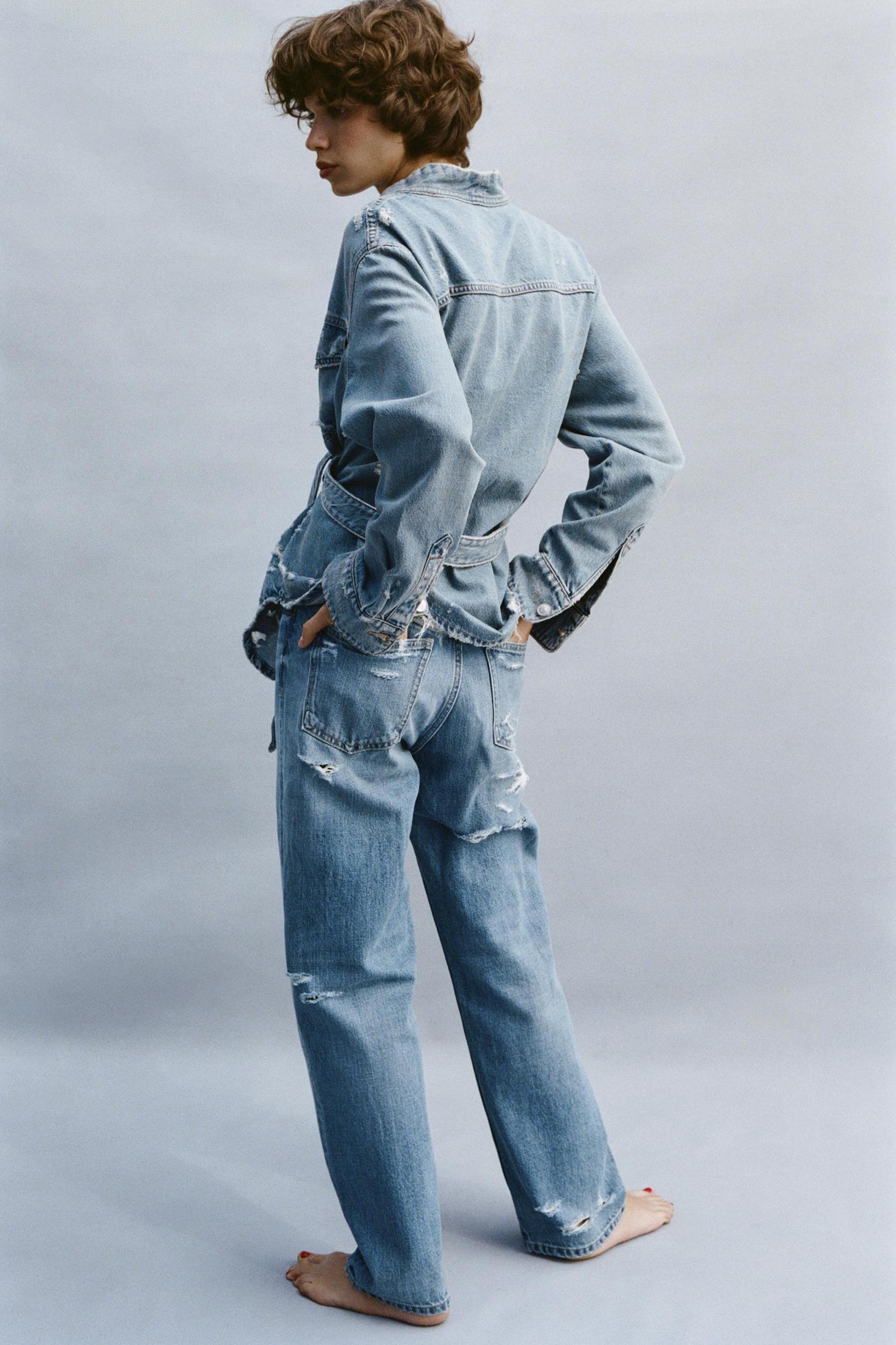 HI-RISE RIPPED MOM FIT JEANS Product Image