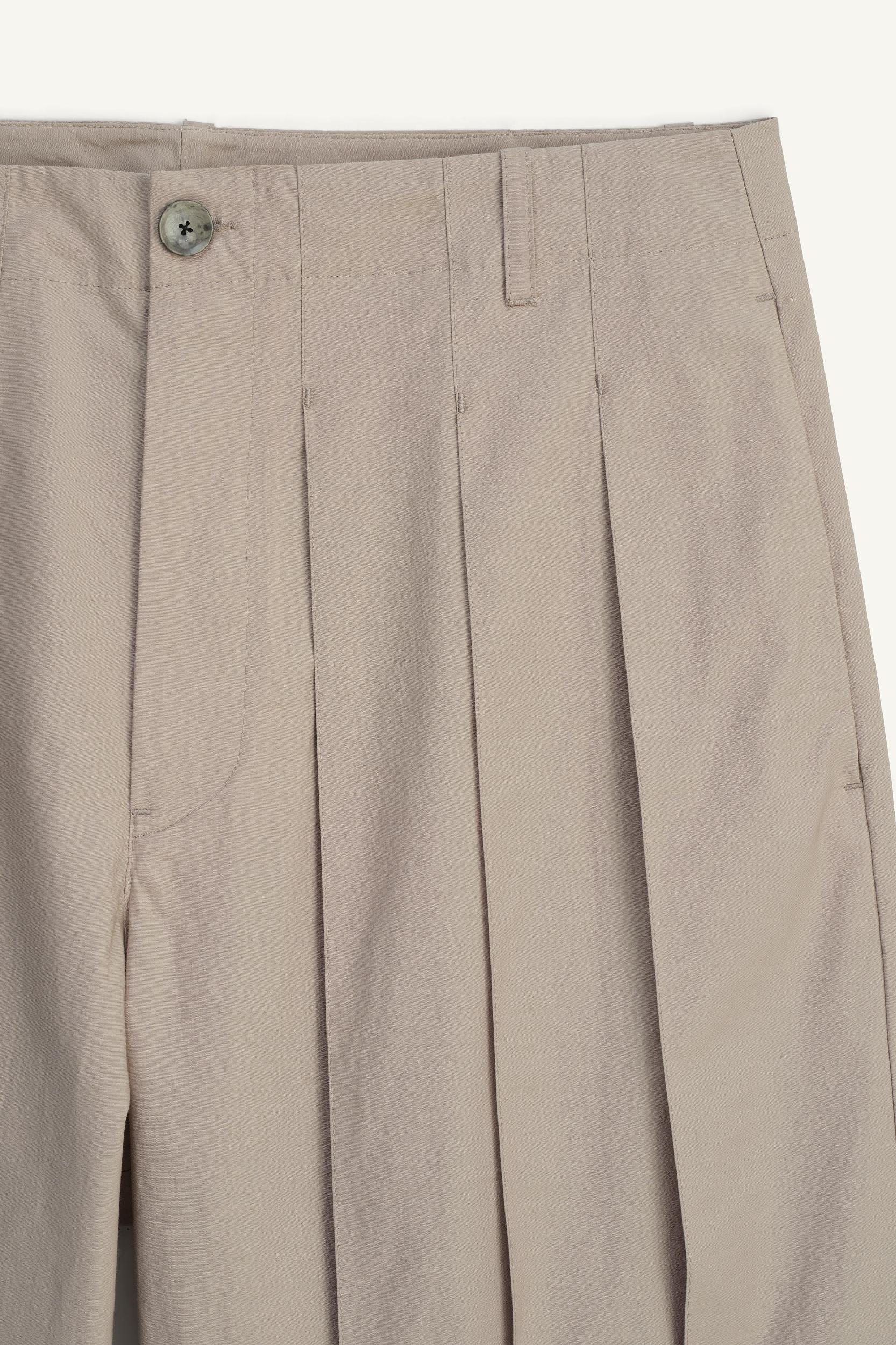 LIMITED EDITION PLEATED PANTS Product Image