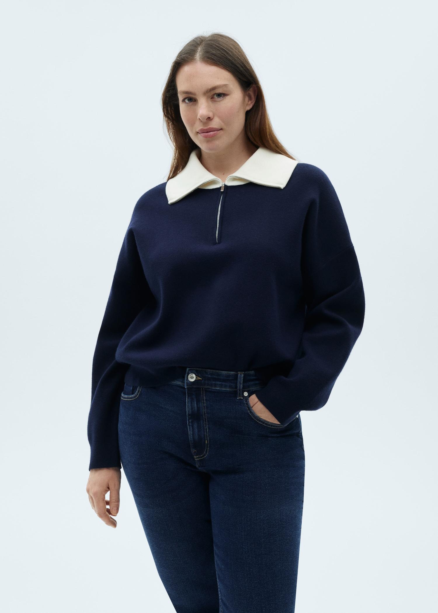 Sienna flared cropped jeans - Women | MANGO USA Product Image