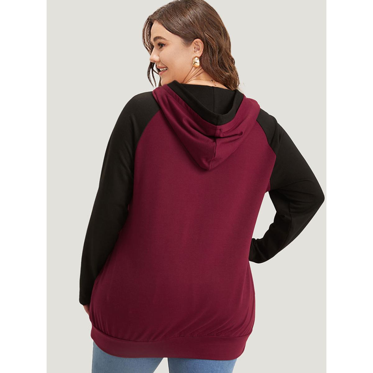 Plus Size Letter Print Contrast Hooded Pocket Drawstring Sweatshirt Women Multicolor Casual Elastic cuffs Dailywear Sweatshirts BloomChic 30/6X Product Image